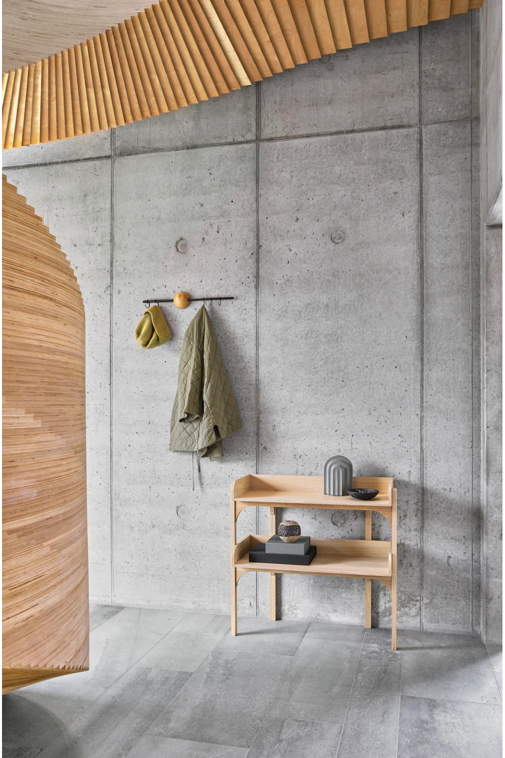 Oak Minimalist Utility Shelf | WOUD、mySite、neckold