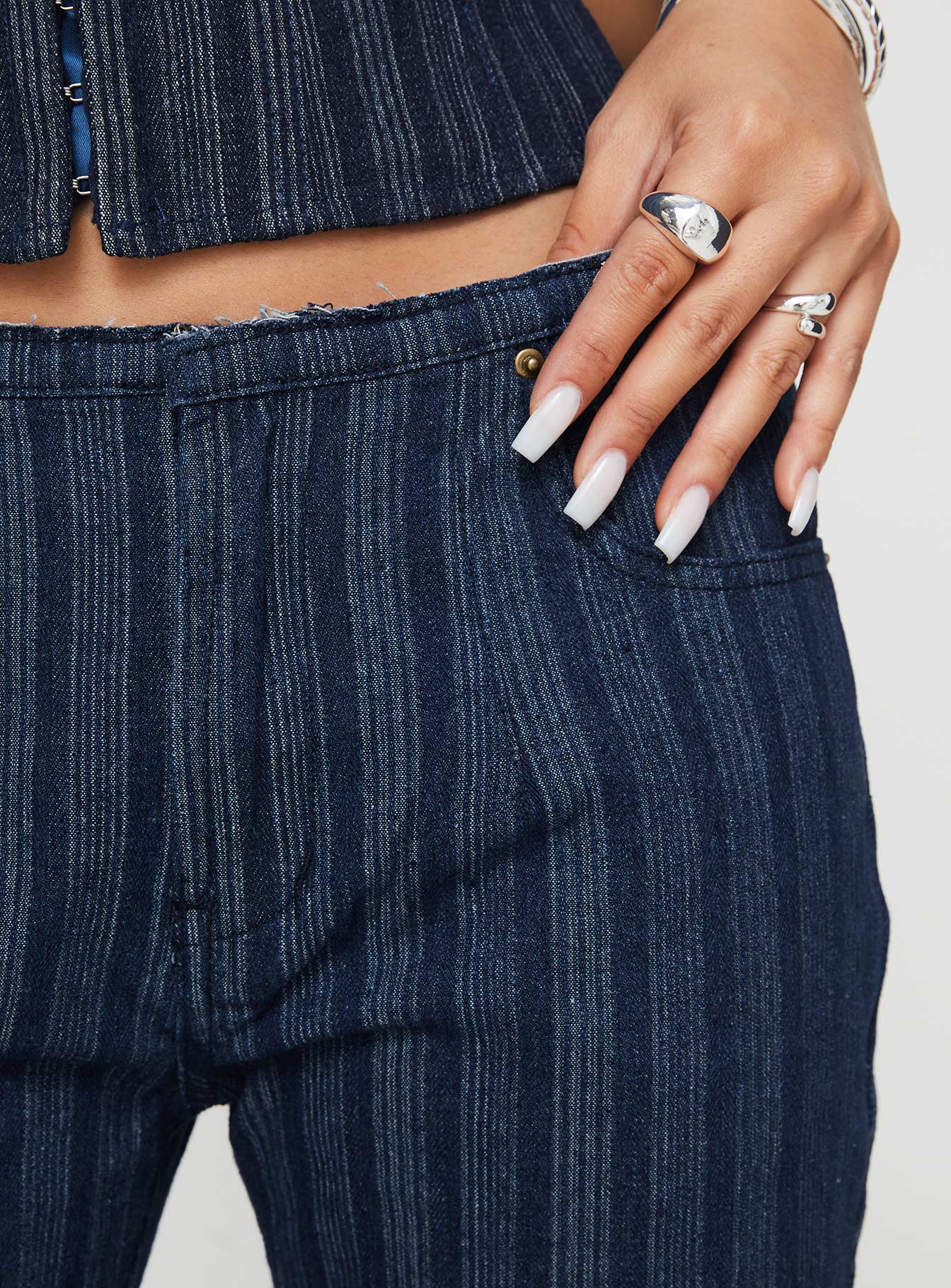 Charismatic Jean Dark Pinstripe、mySite、solidvoid