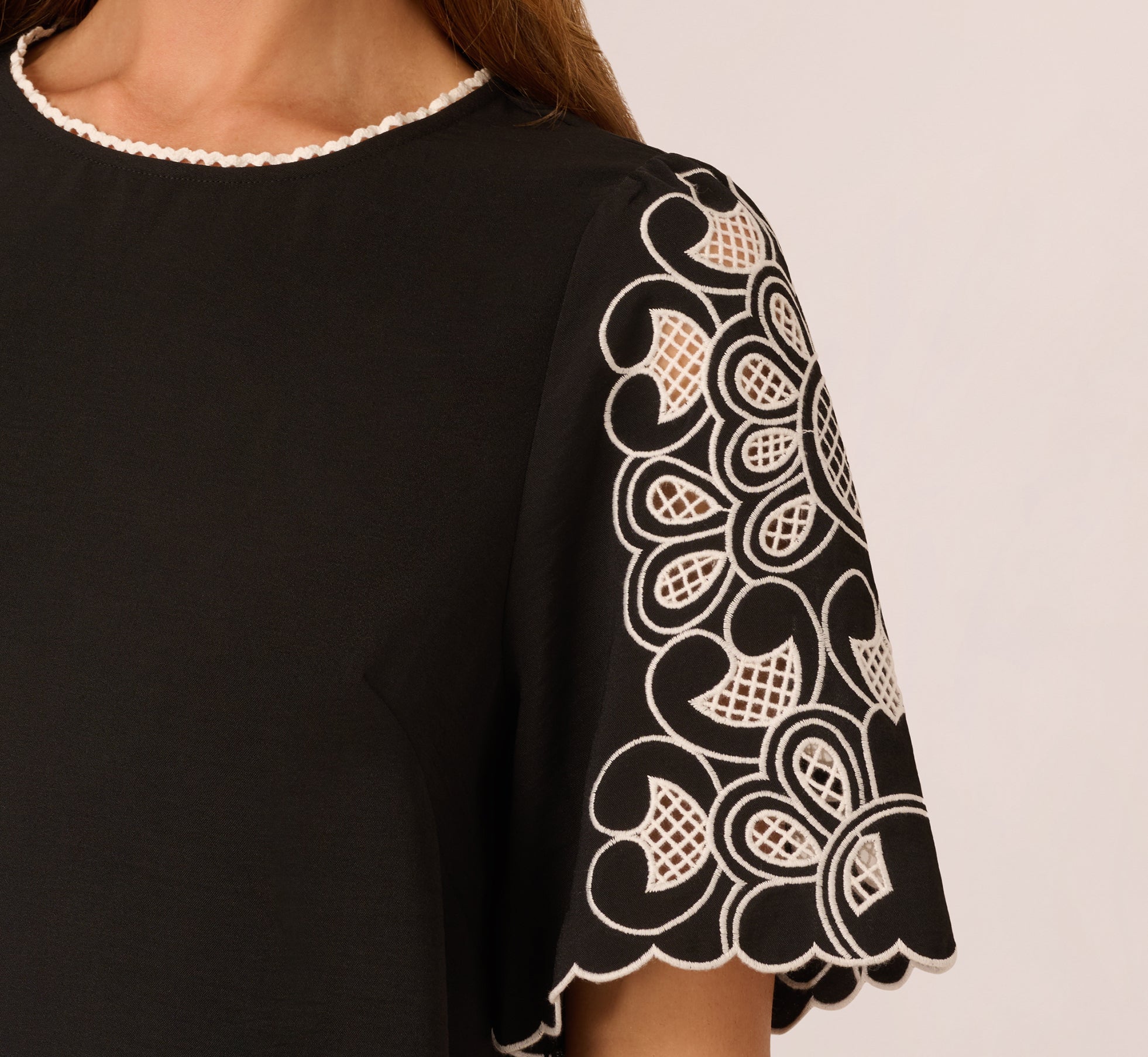 Short Sleeve Embroidered Lace Top In Black Ivory、mySite、solidvoid