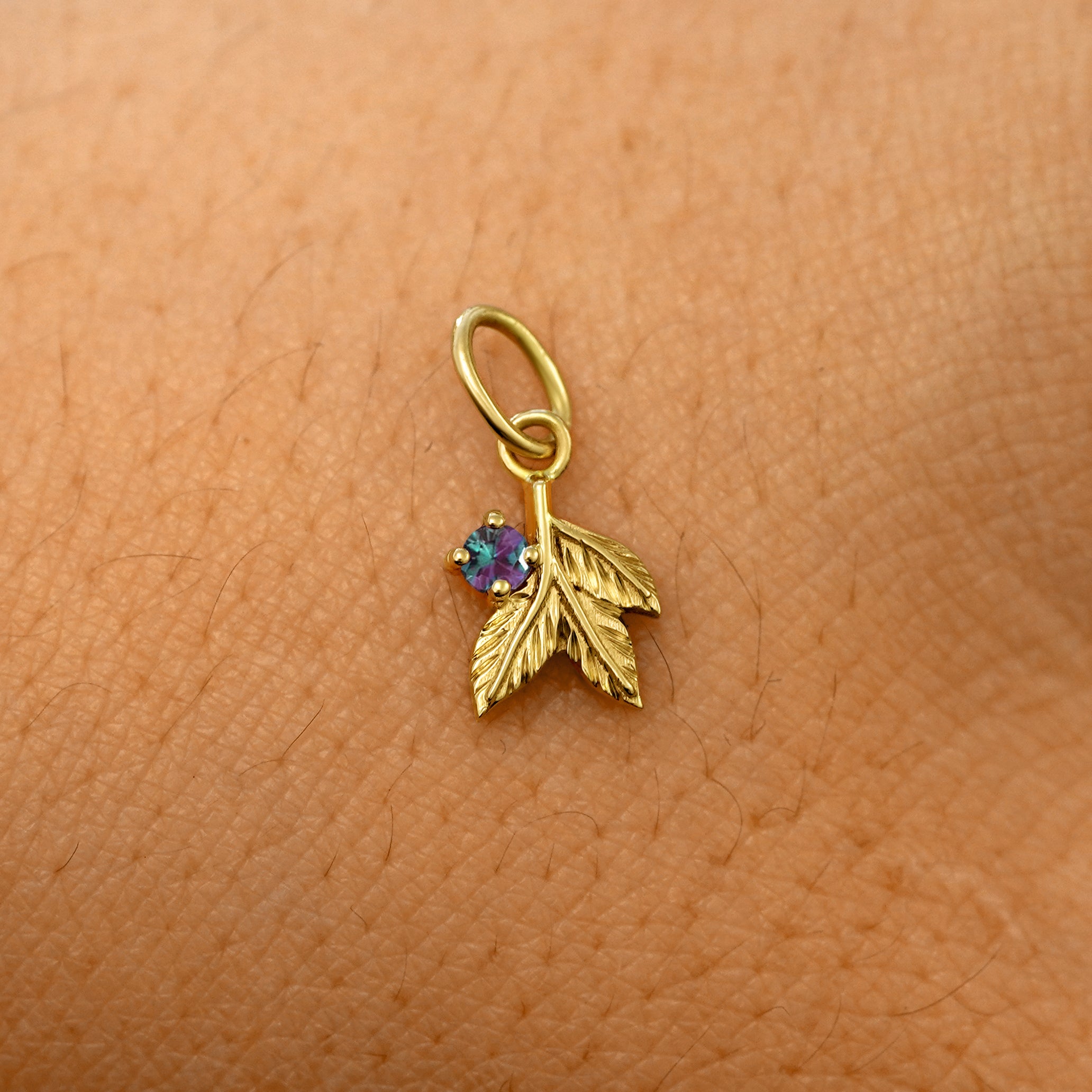 Gemstone 3 Leaves Charm、mySite、hinf8tx79