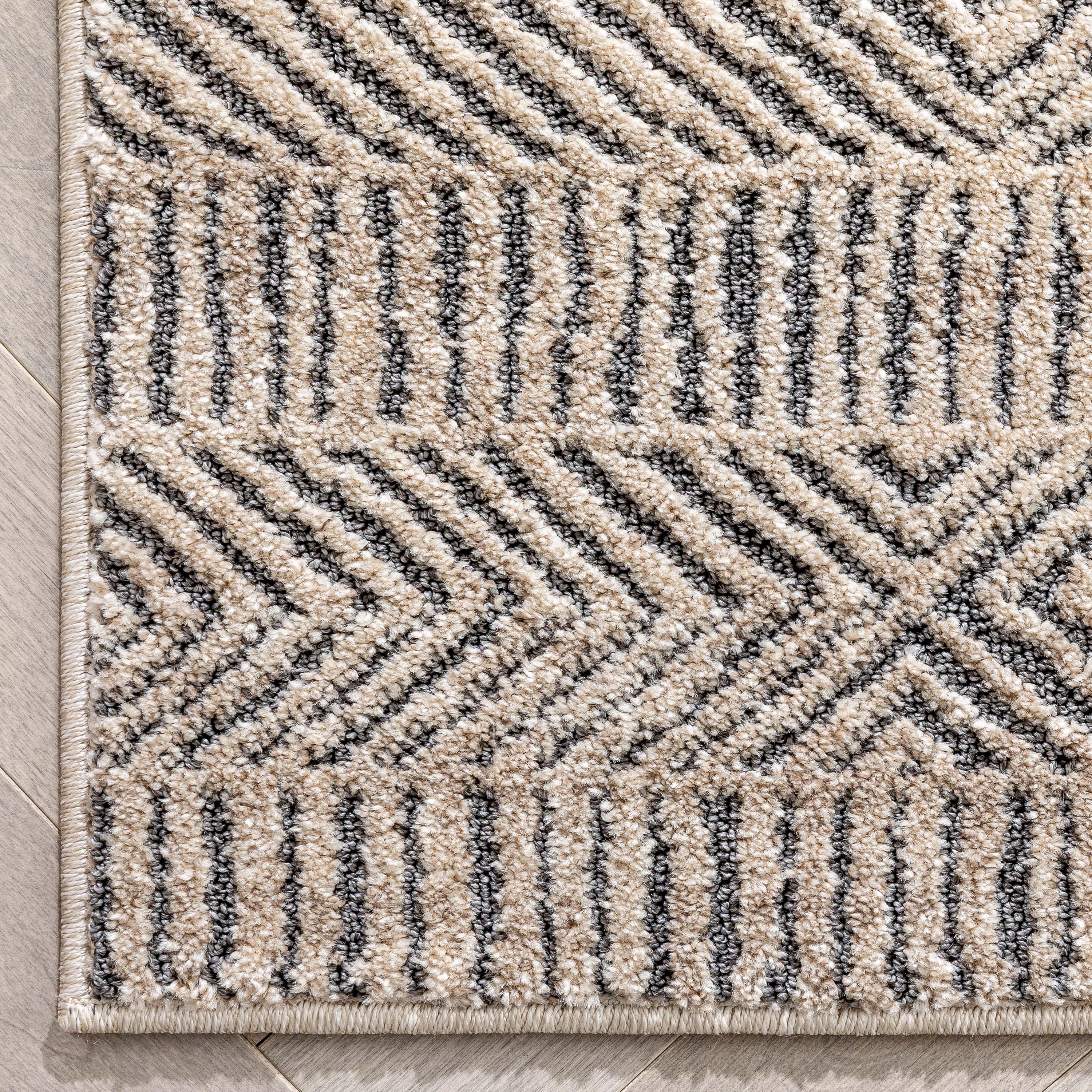 Hugo Tribal Geometric Beige Distressed High-Low Rug、mySite、gigharbornorthrealestate