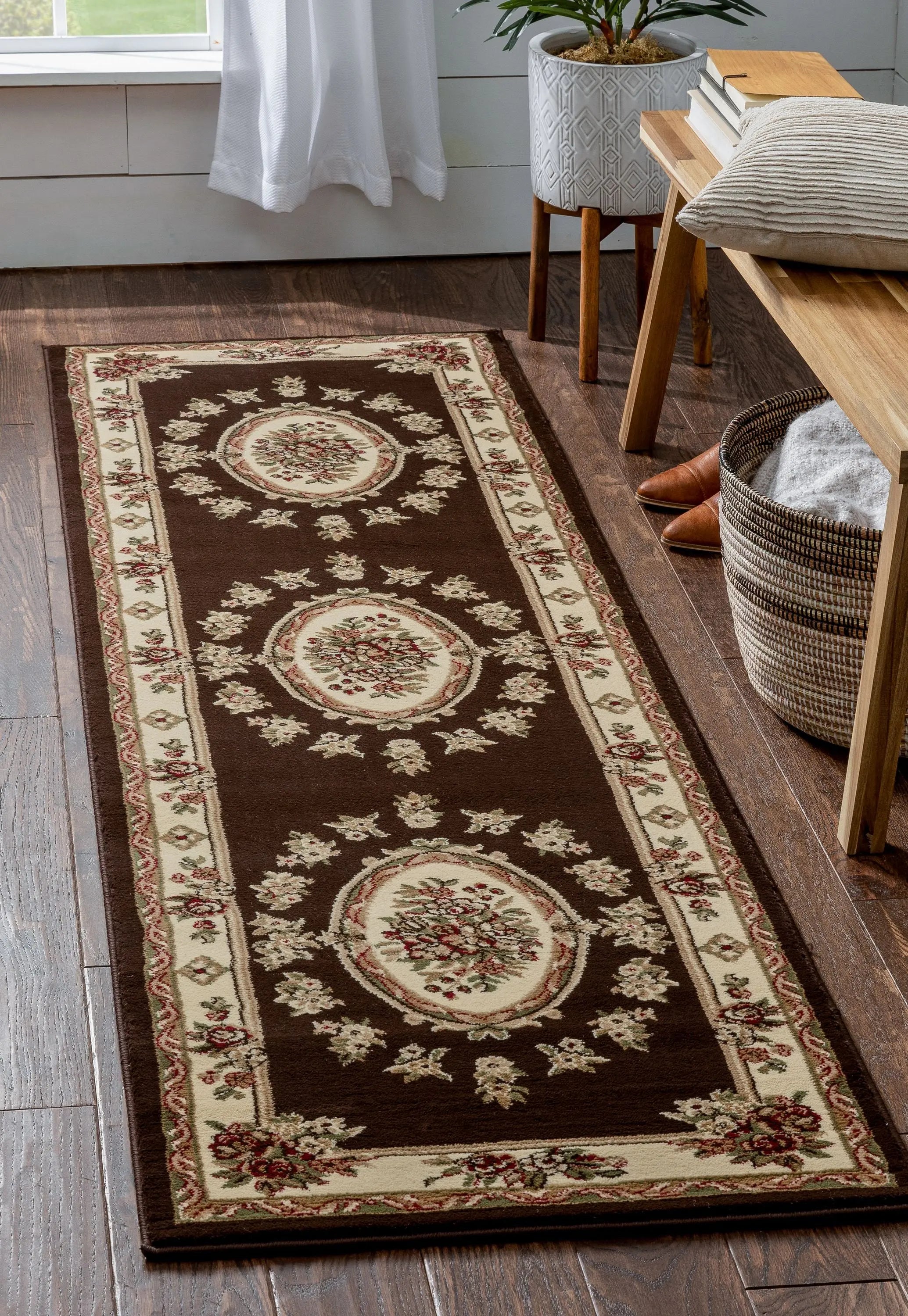 Le Petit Palais Brown Traditional Rug、mySite、gigharbornorthrealestate