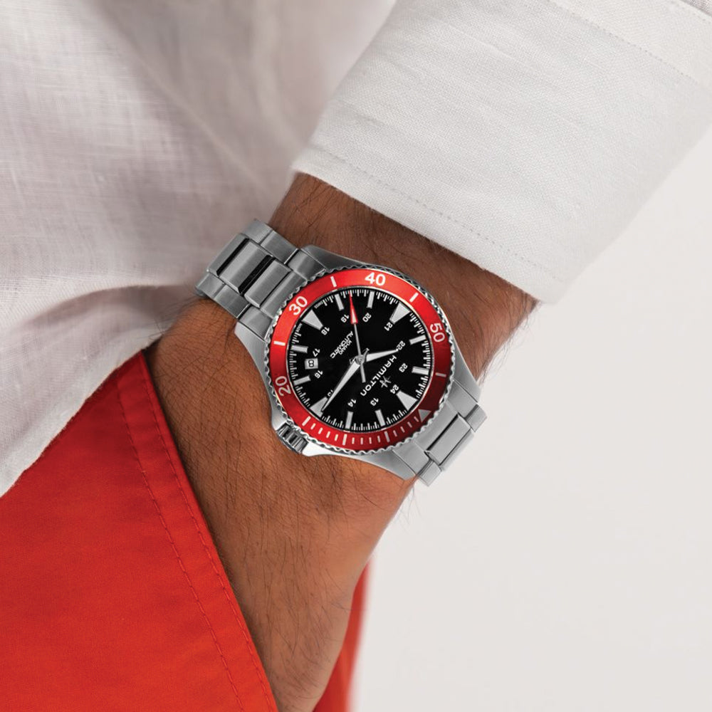  Khaki Navy Scuba Auto 40mm - Black on Bracelet