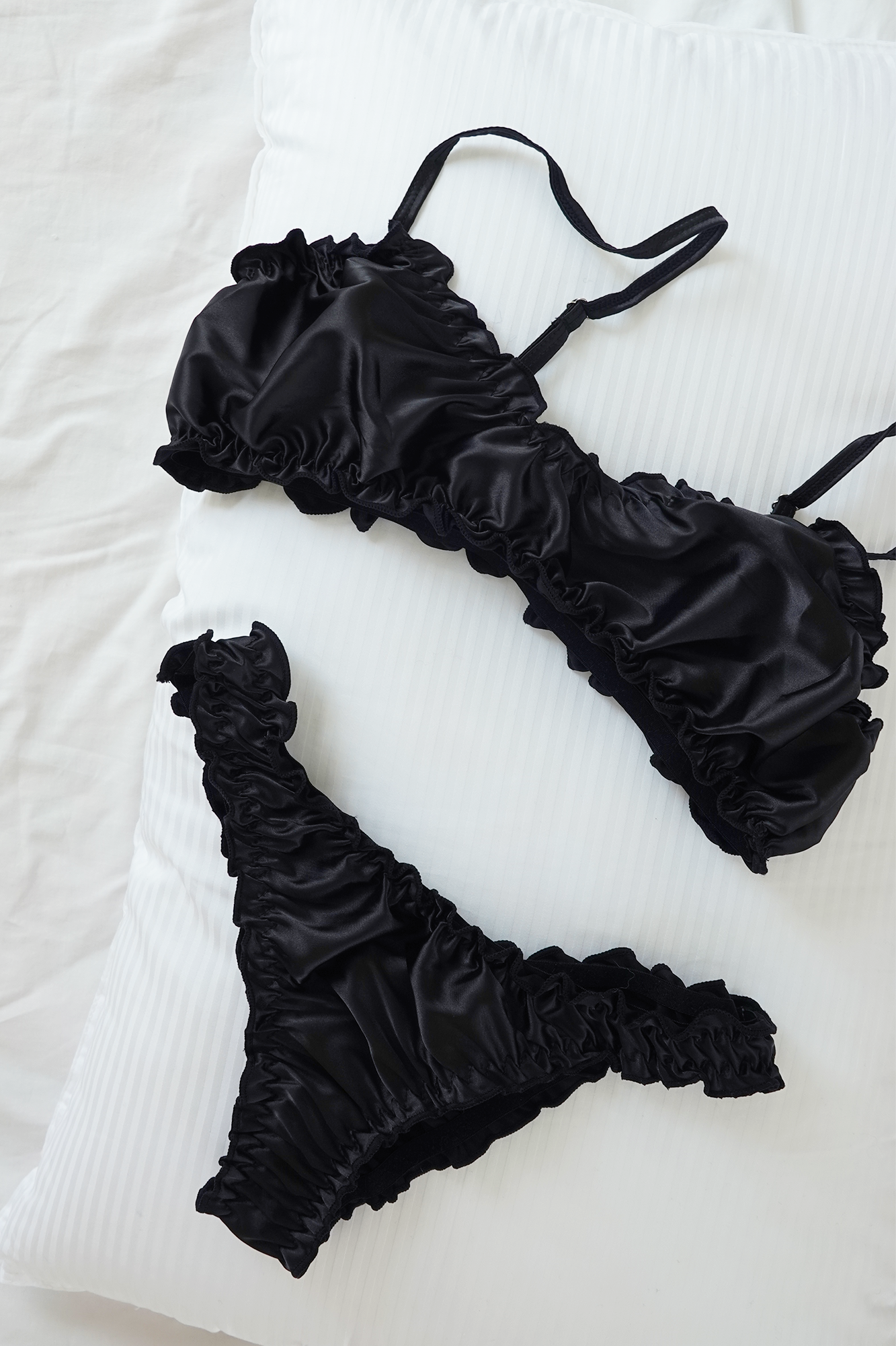 Black Silk Ruffled Bralette and Underwear Set、mySite、bengalsvssteelers