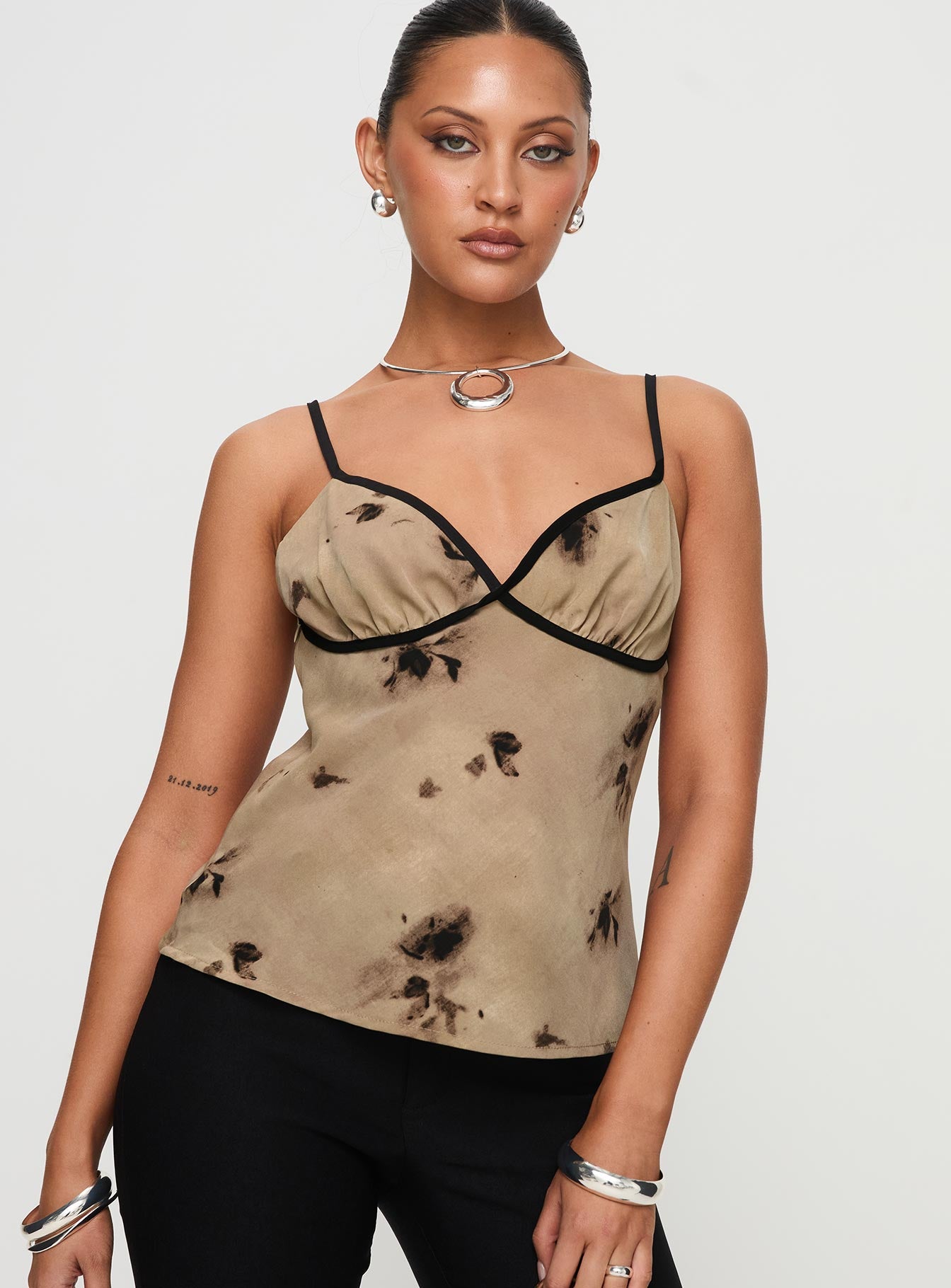 Evaa Top Beige、mySite、solidvoid