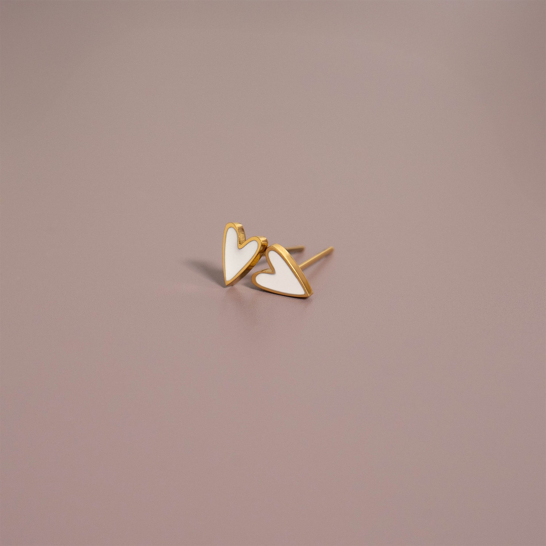 18K Gold PVD Stainless Steel White Enamel Heart Studs / ERJ0081、mySite、dreamappss