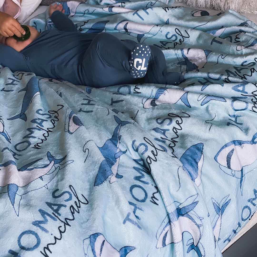  Smiling Sharks Personalized Toddler Blanket、mySite、layawaytickets