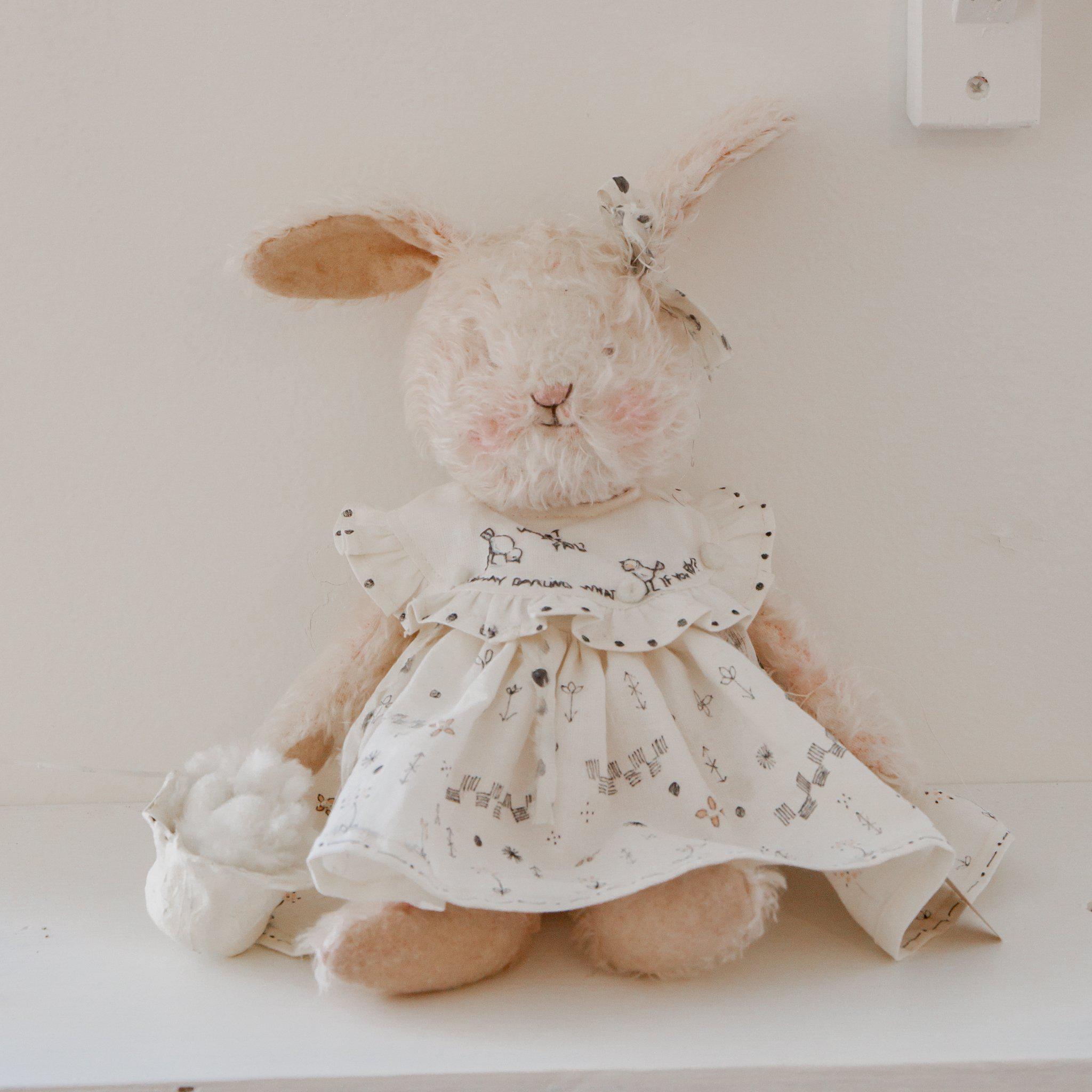 RETIRED - Hutch Studio Original - Lizett - One of A Kind Bunny、mySite、g9winljtr