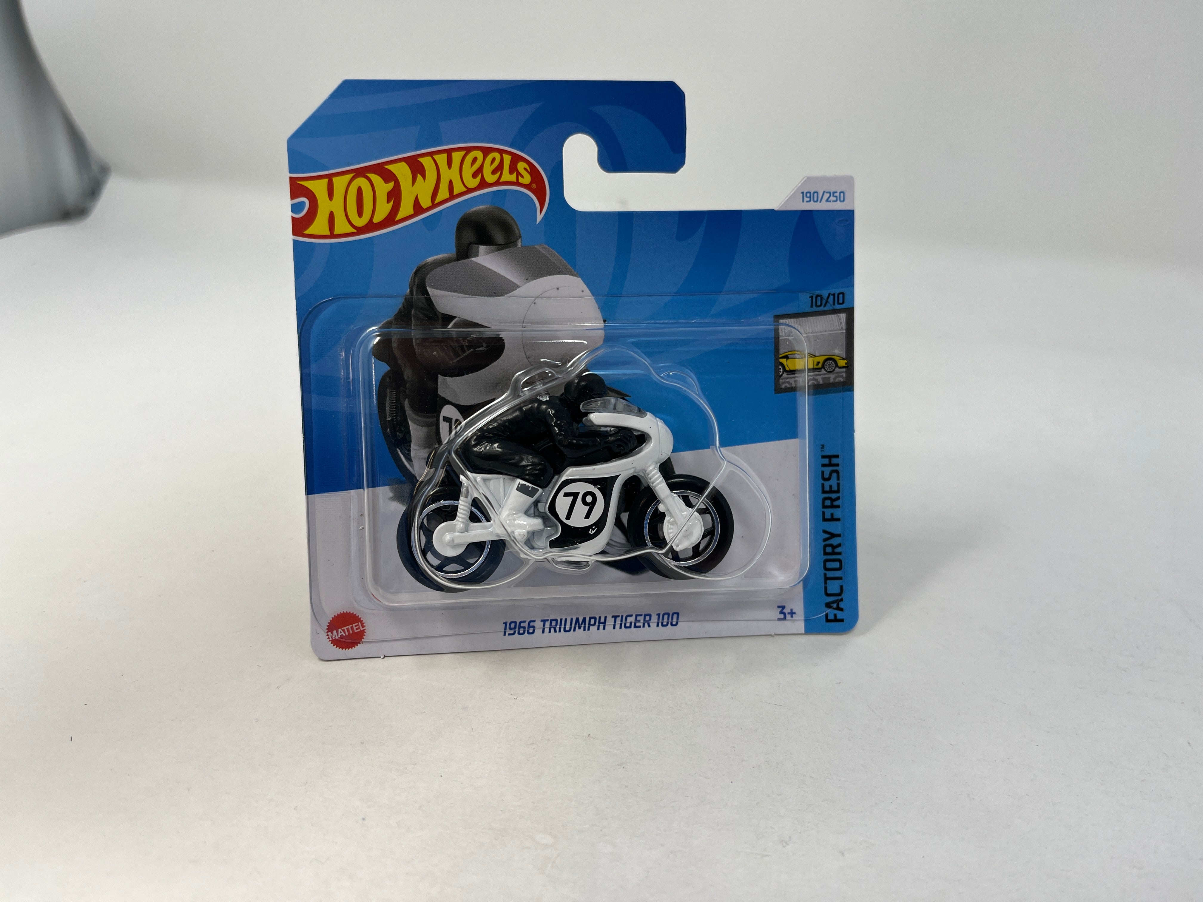 1966 Triumph Tiger 100 #190* White * 2024 Hot Wheels SHORT CARD Case J、mySite、hgirdovlk