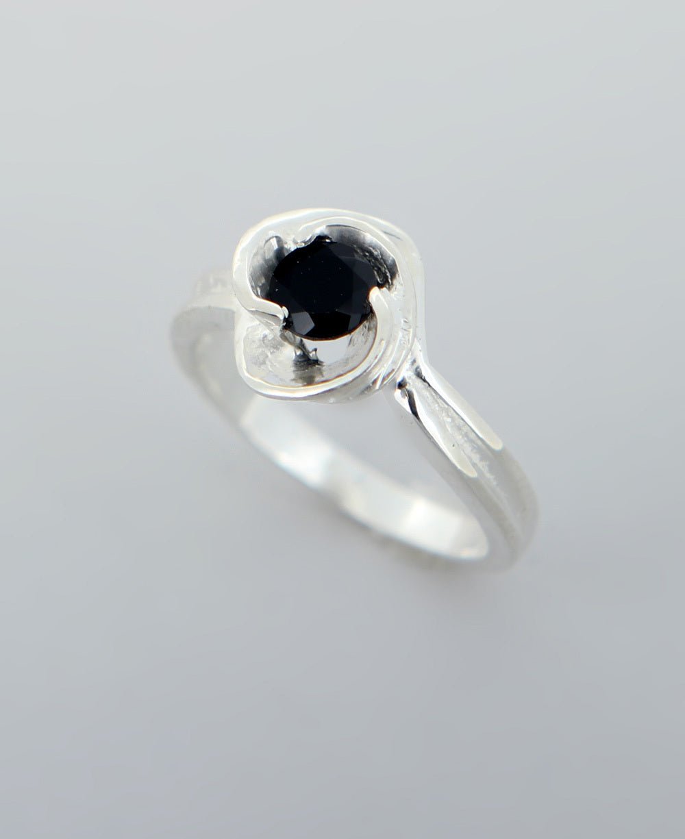 Black Onyx and Sterling Silver Floral Ring、mySite、topwebapps