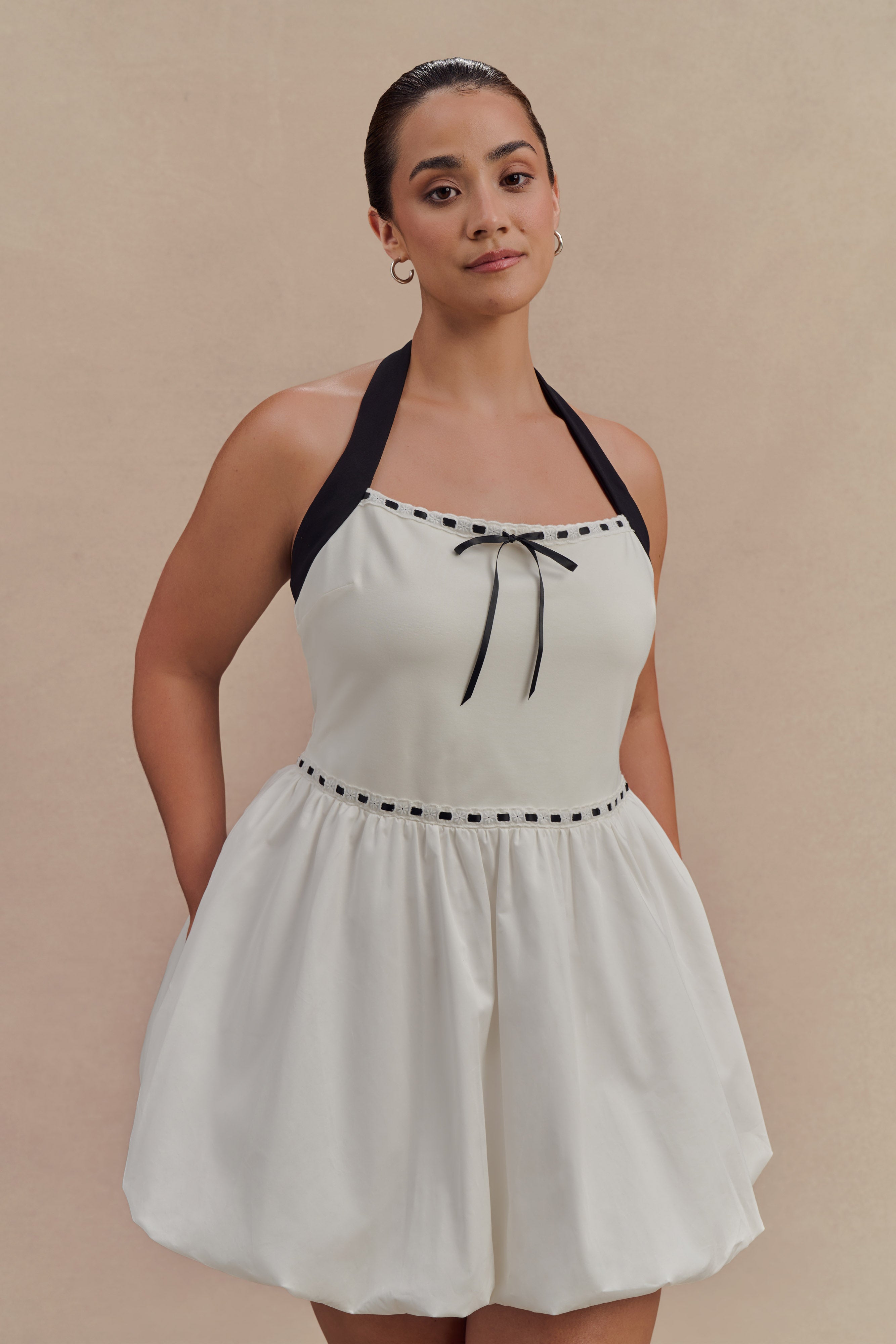 Queenie Halter Bubble Mini Dress - Black/White、mySite、solidvoid