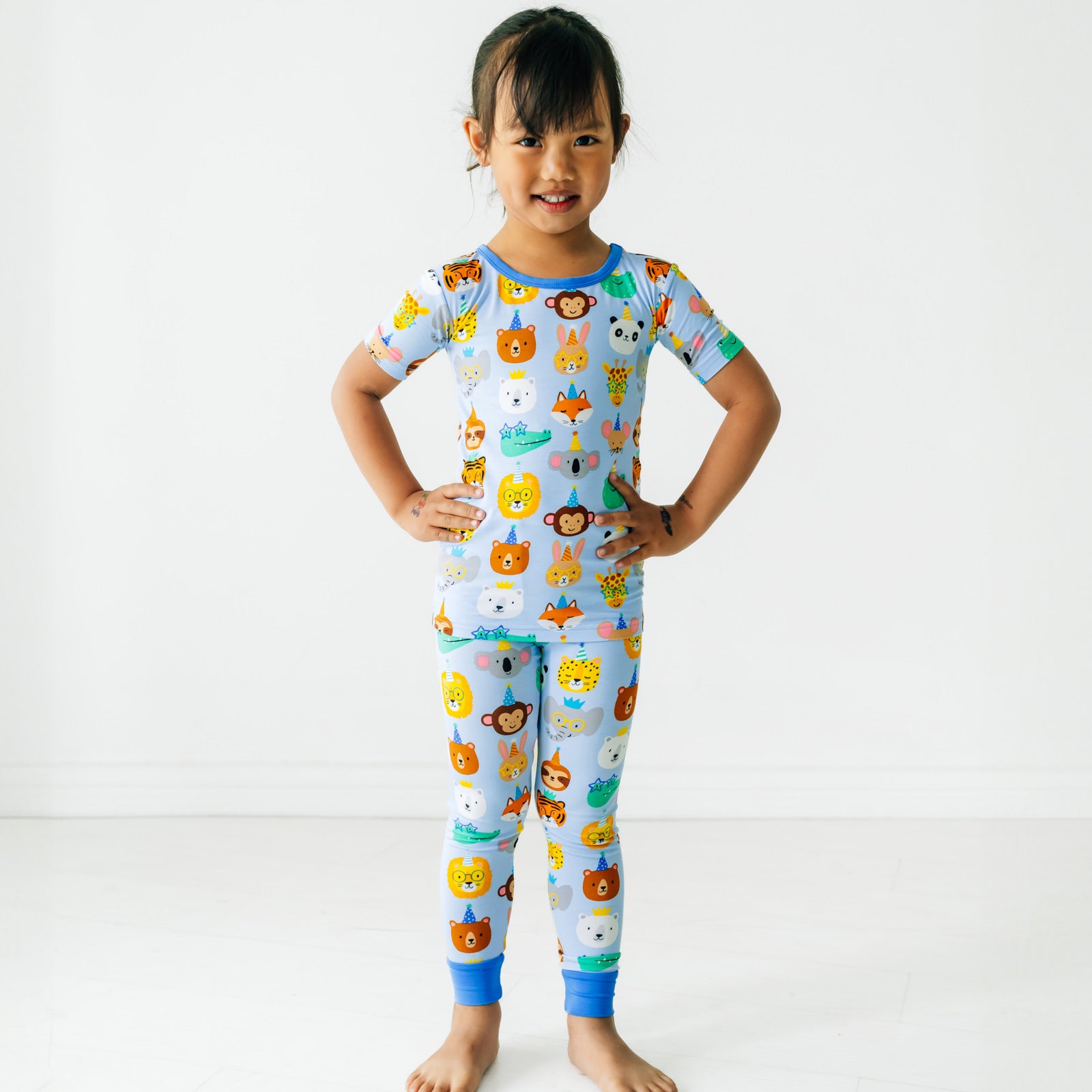 Blue Party Pals Two-Piece Short Sleeve Pajama Set、mySite、g9winljtr