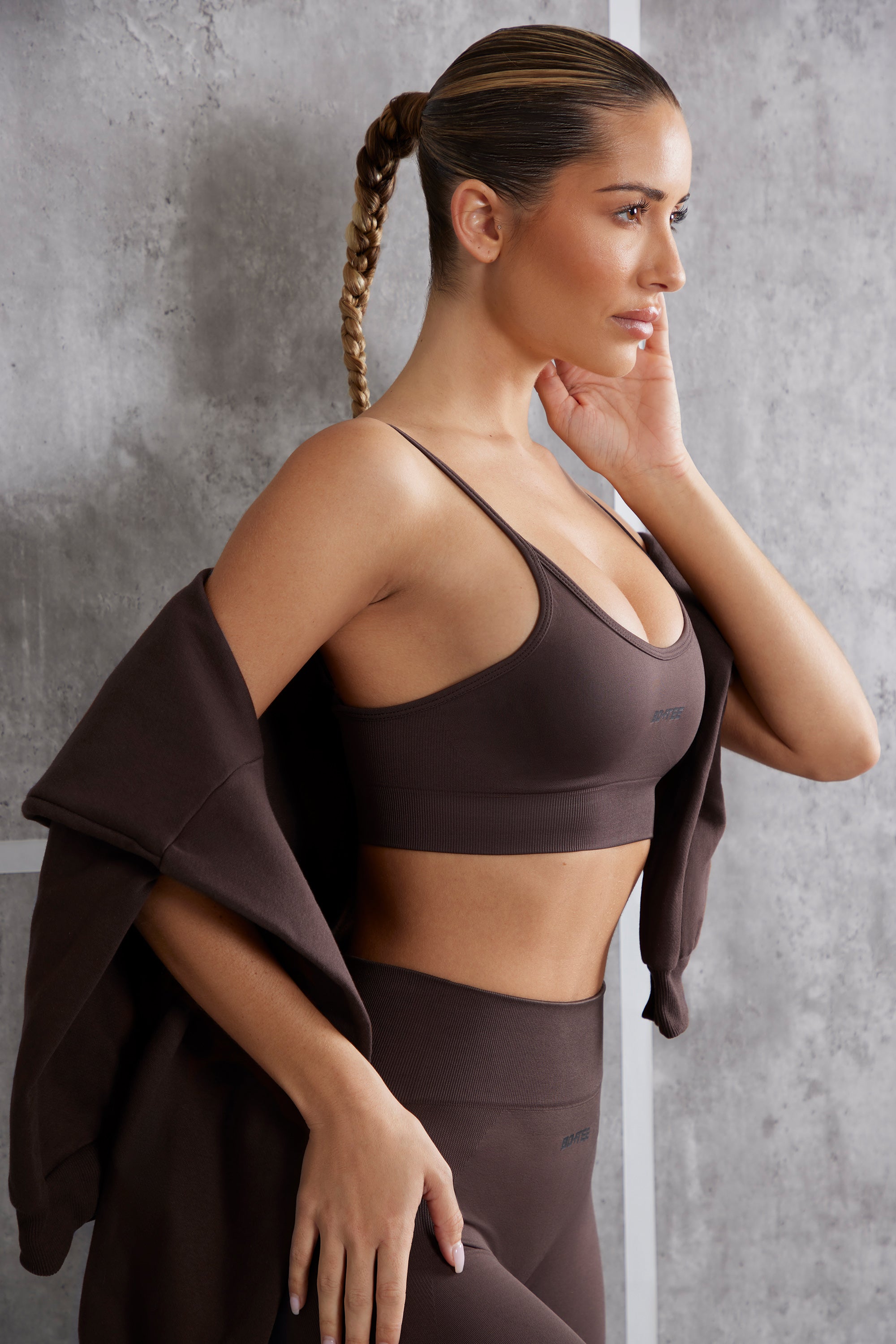 Asymmetric Sports Bra in Brown、mySite、solidvoid