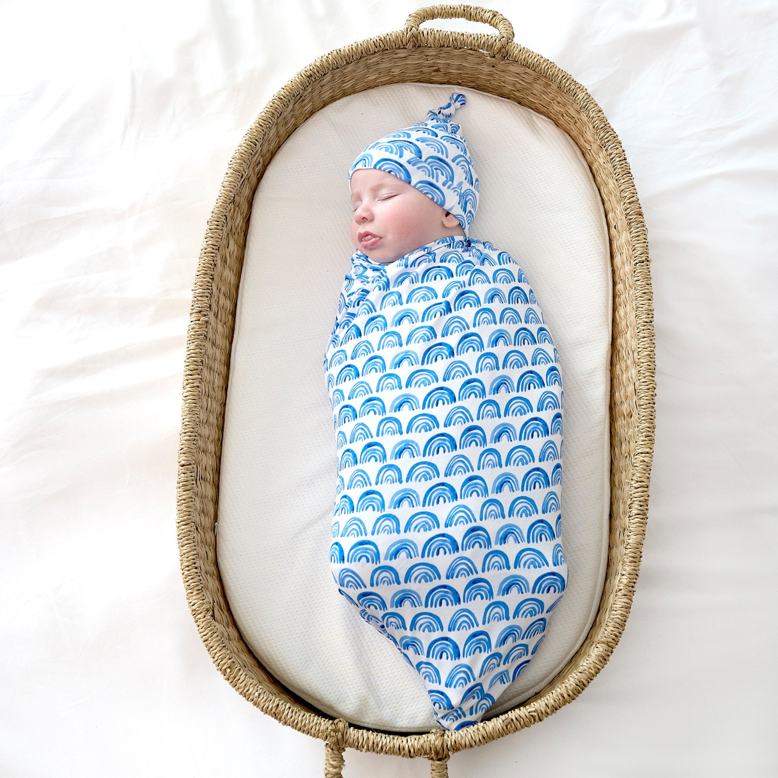 Blue Rainbows Swaddle & Hat Set、mySite、g9winljtr