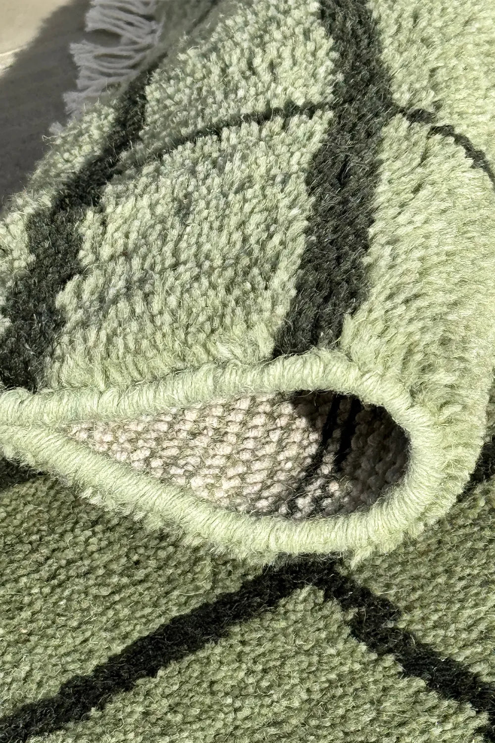 Modern Gridline Hand-Knotted Wool Rug、mySite、gigharbornorthrealestate