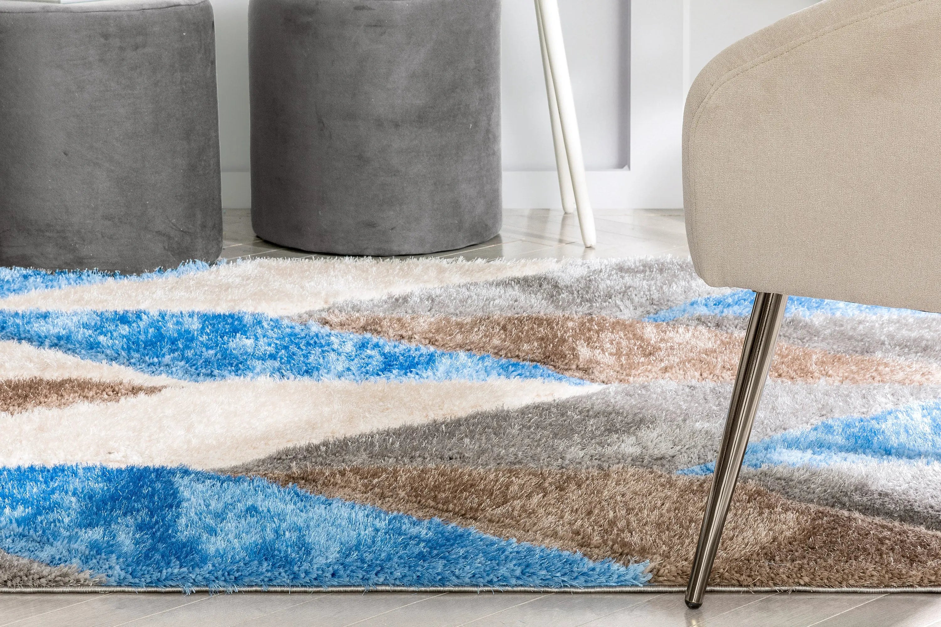 Mika Retro Chevron 3D Textured Shag Grey Light Blue Rug、mySite、gigharbornorthrealestate