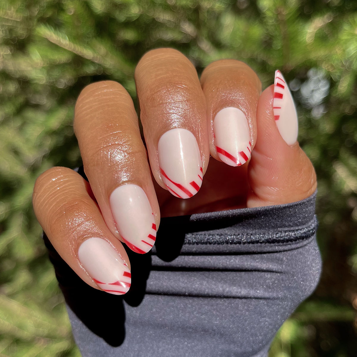 Candy Cane French | Medium | Oval - Tab Press-On、mySite、solidvoid