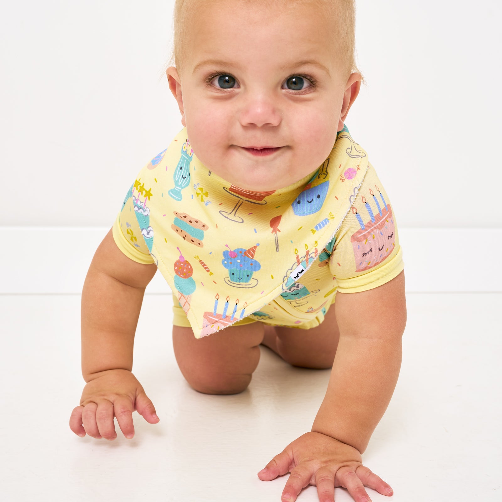 Frosted Fun Bandana Bib、mySite、g9winljtr