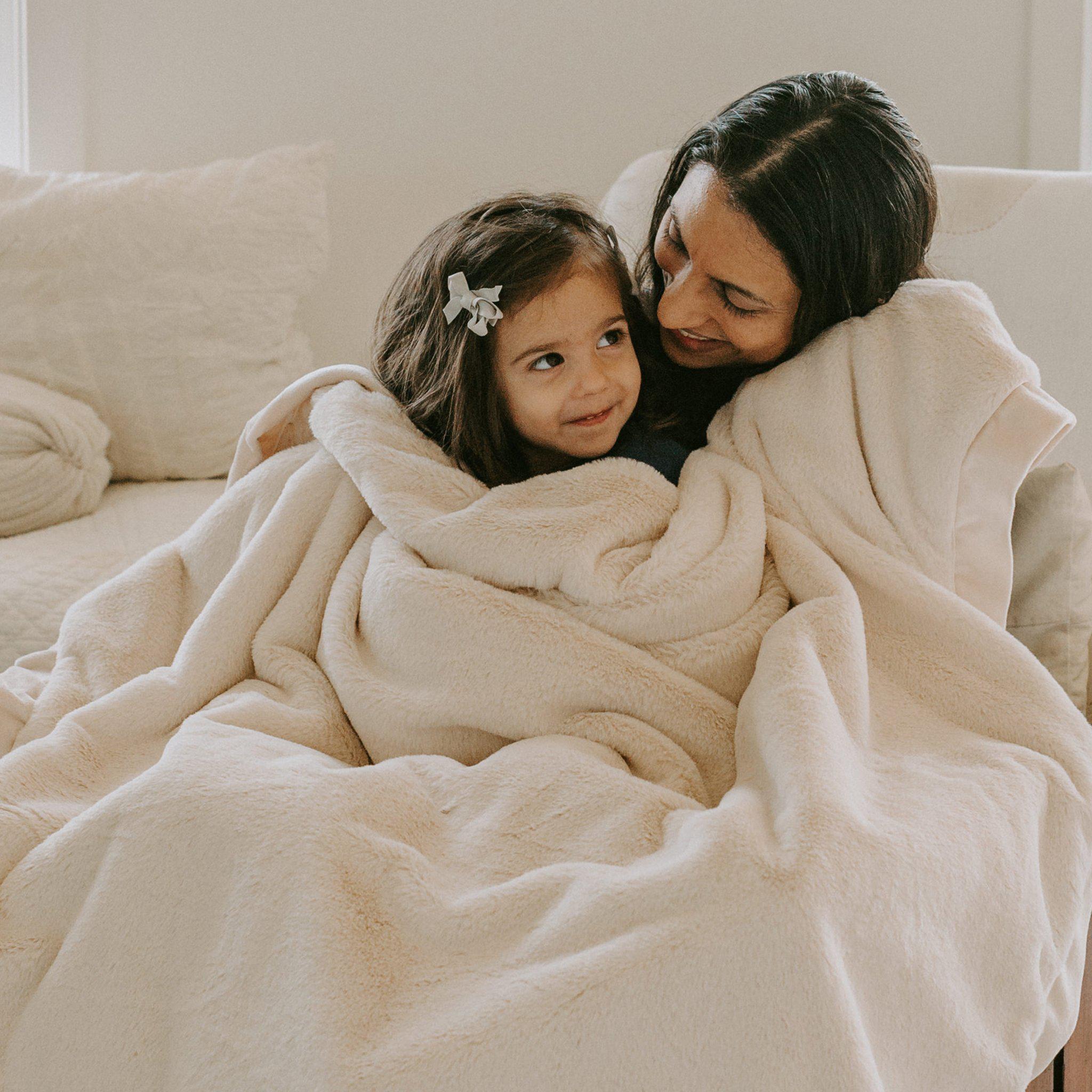 RETIRED - Big Cozy Nibble Fur Blanket - Cream 50 x 60、mySite、g9winljtr