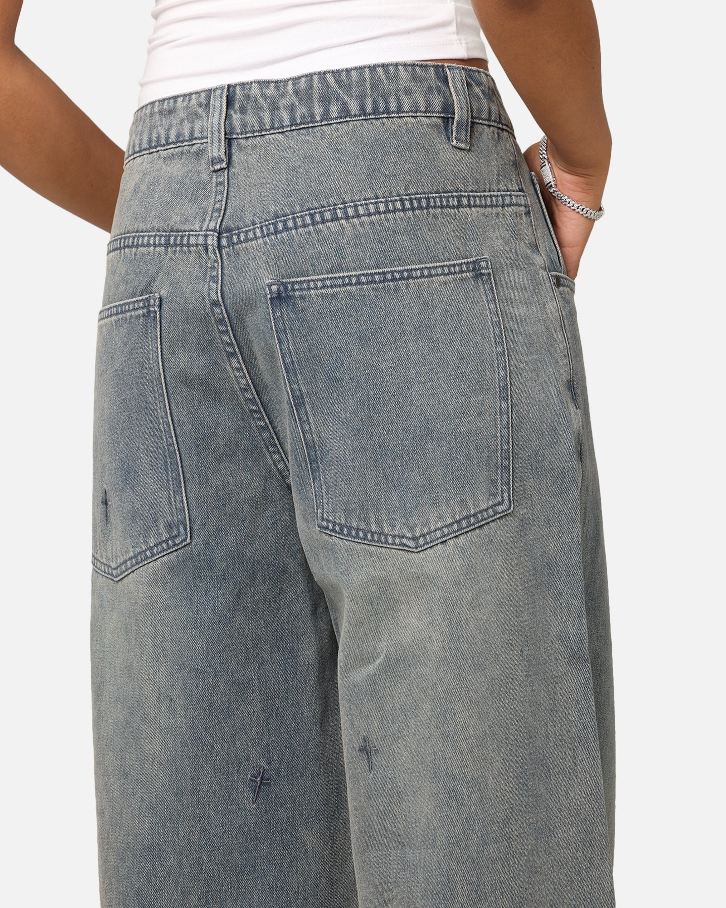 {product_title} - {shop_name}