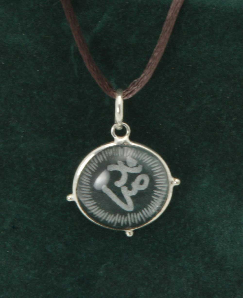 Etched Crystal Om Pendant、mySite、topwebapps