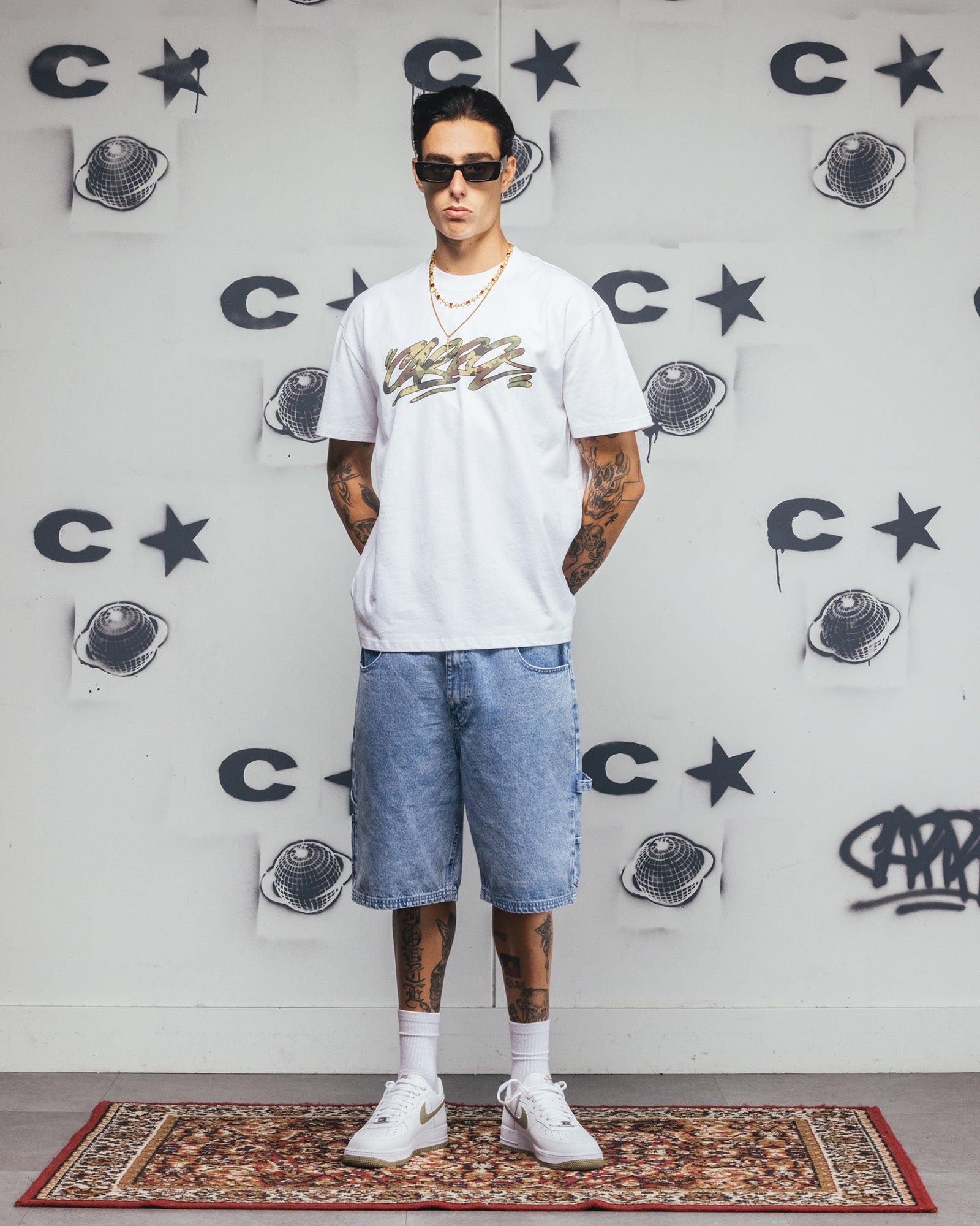 {product_title} - {shop_name}