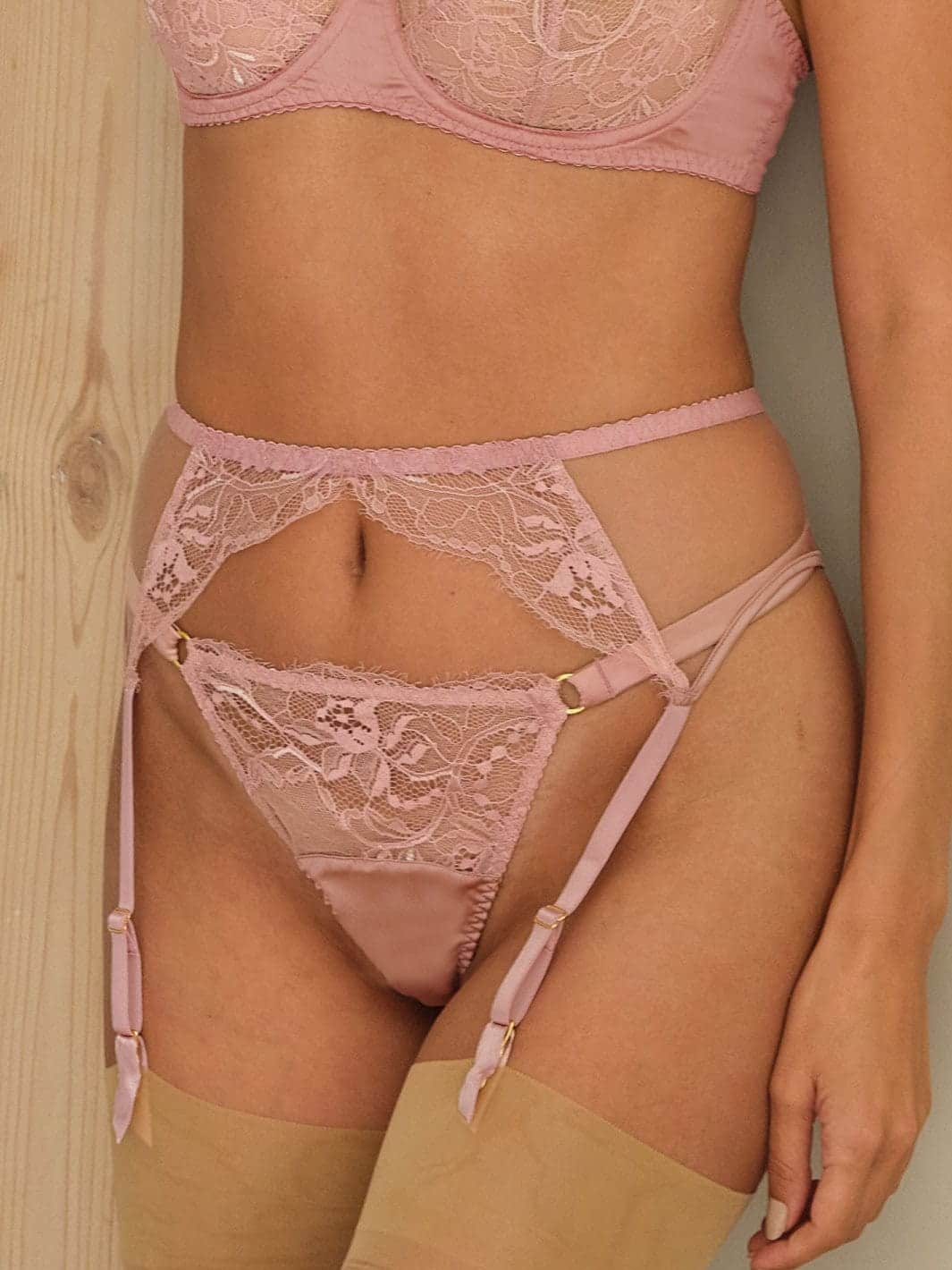  Lyla Suspender Belt、mySite、justintrudeaud