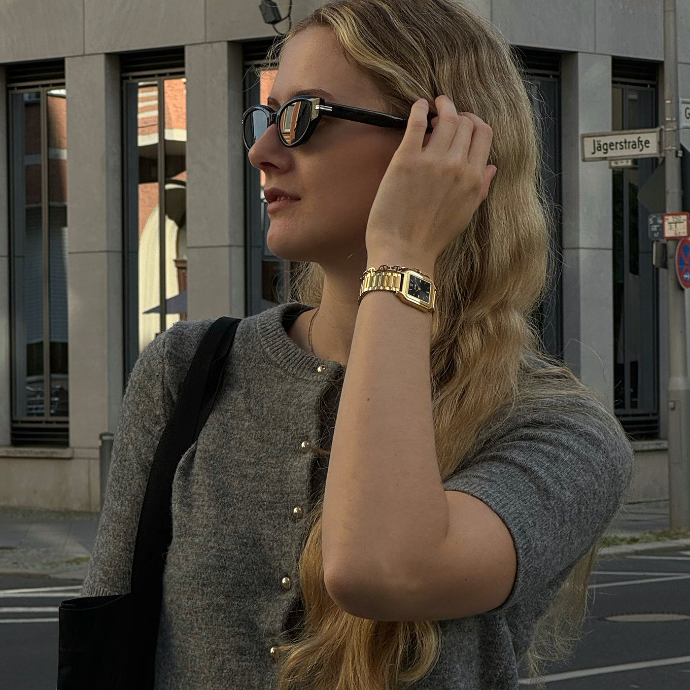 Gracieuse Watch Steel, Black, Gold Colour、mySite、botmansion