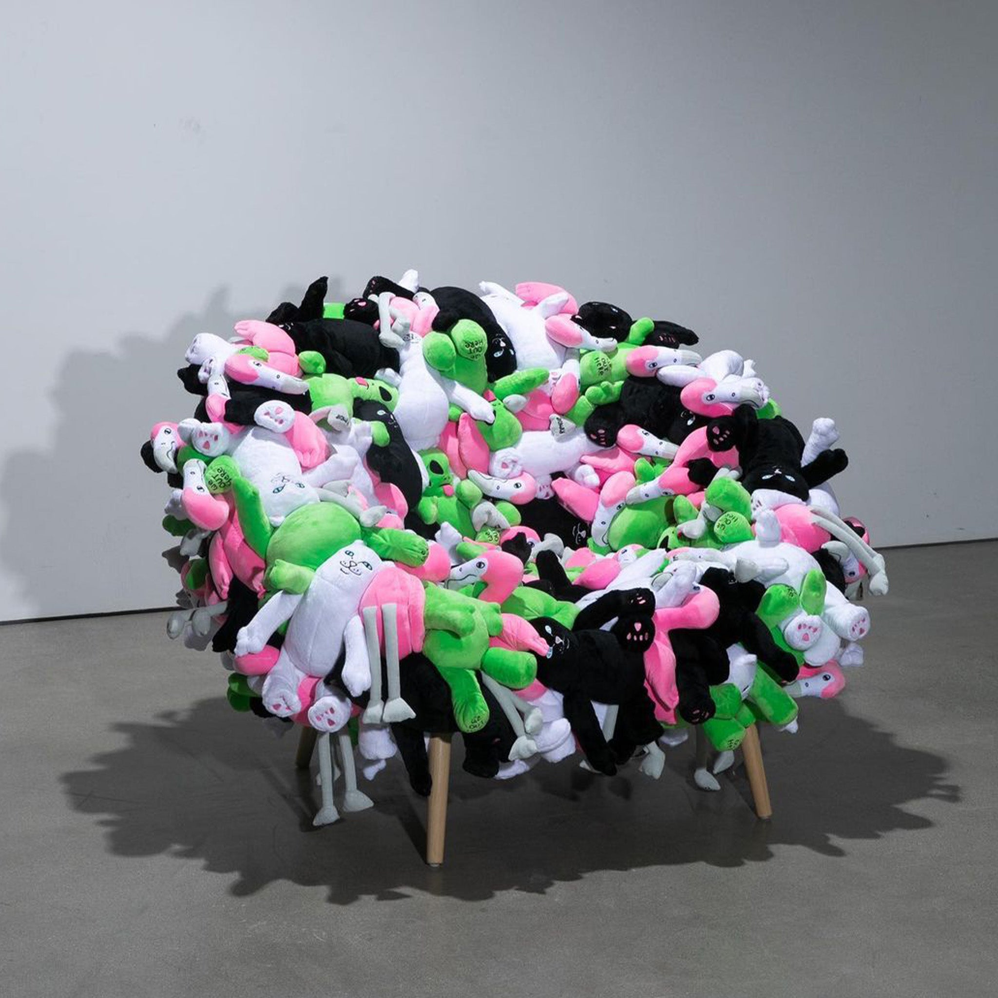  Whole Gang Plush Chair、mySite、merchandisen