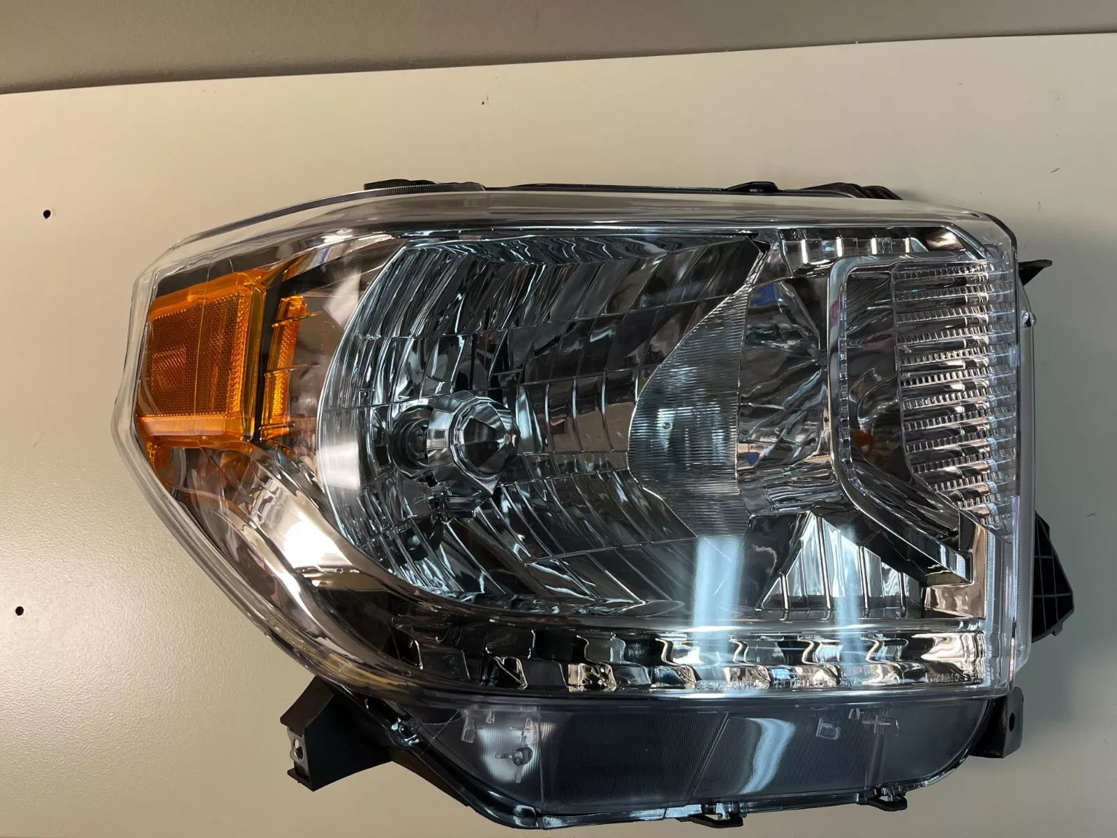 NEW Eagle Eye 2014-2015 Toyota Tundra Passenger Side Head Light - TY1240-B001R、mySite、nflplayoffbracketp