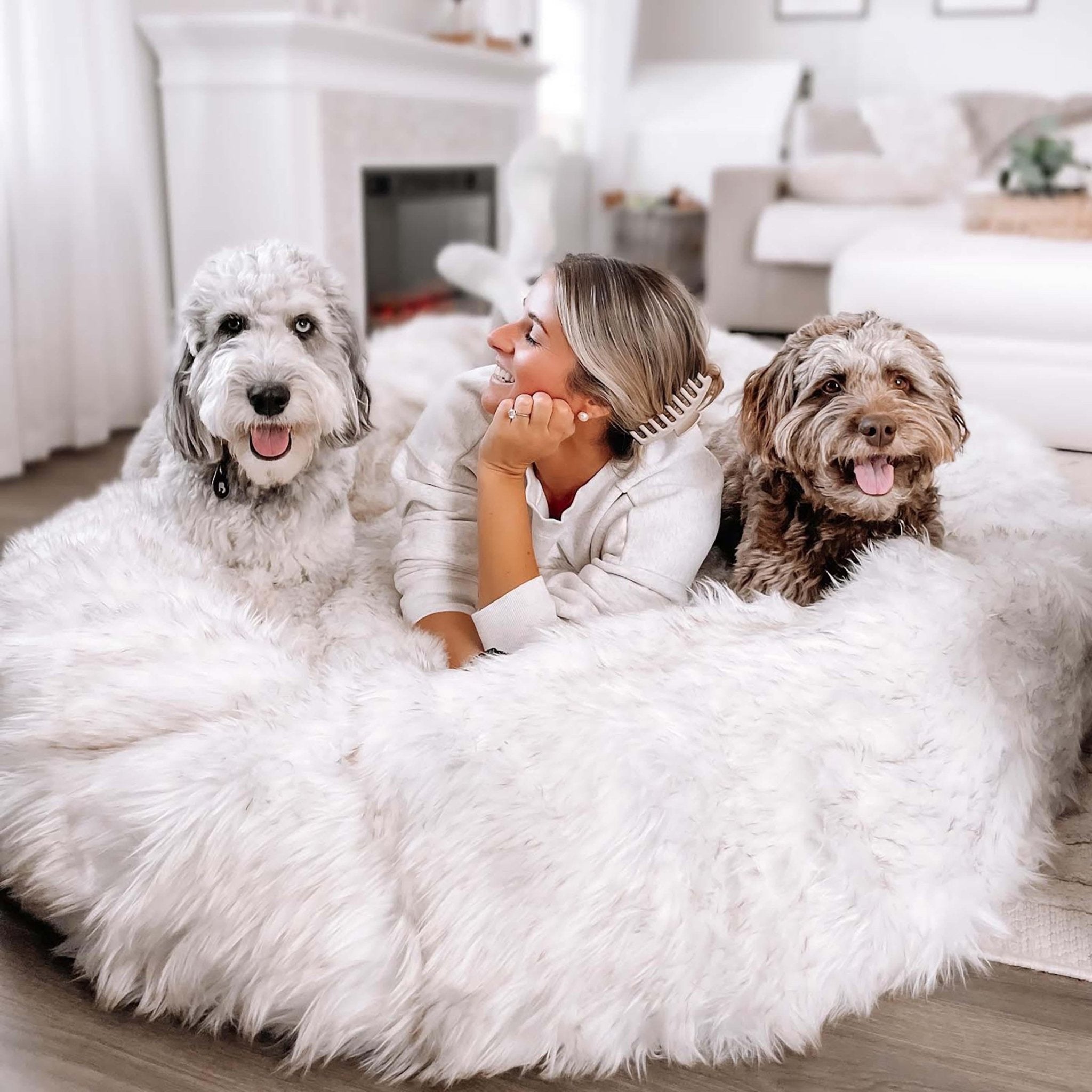PupCloud™ Human-Size Faux Fur Memory Foam Dog Bed - White with Brown Accents、mySite、solidvoid