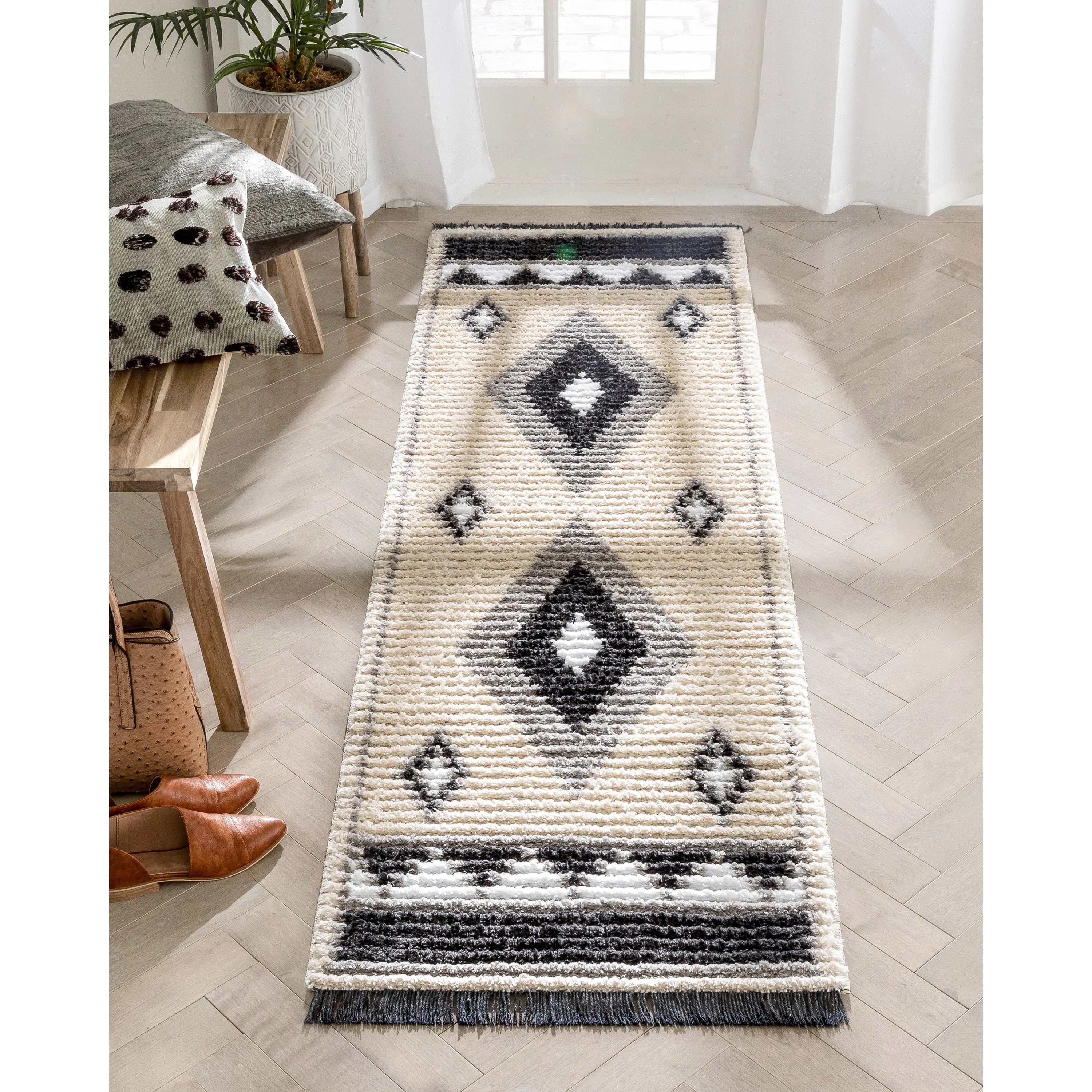 Una Moroccan Diamond Medallion Pattern Grey High-Low Textured Pile Rug、mySite、gigharbornorthrealestate