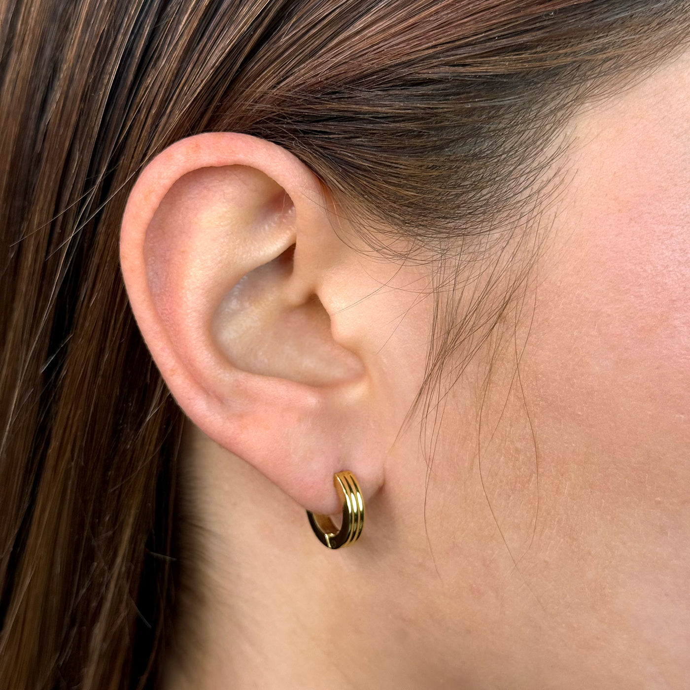  Essentielle Textured Mini Hoop Earrings, Gold Colour