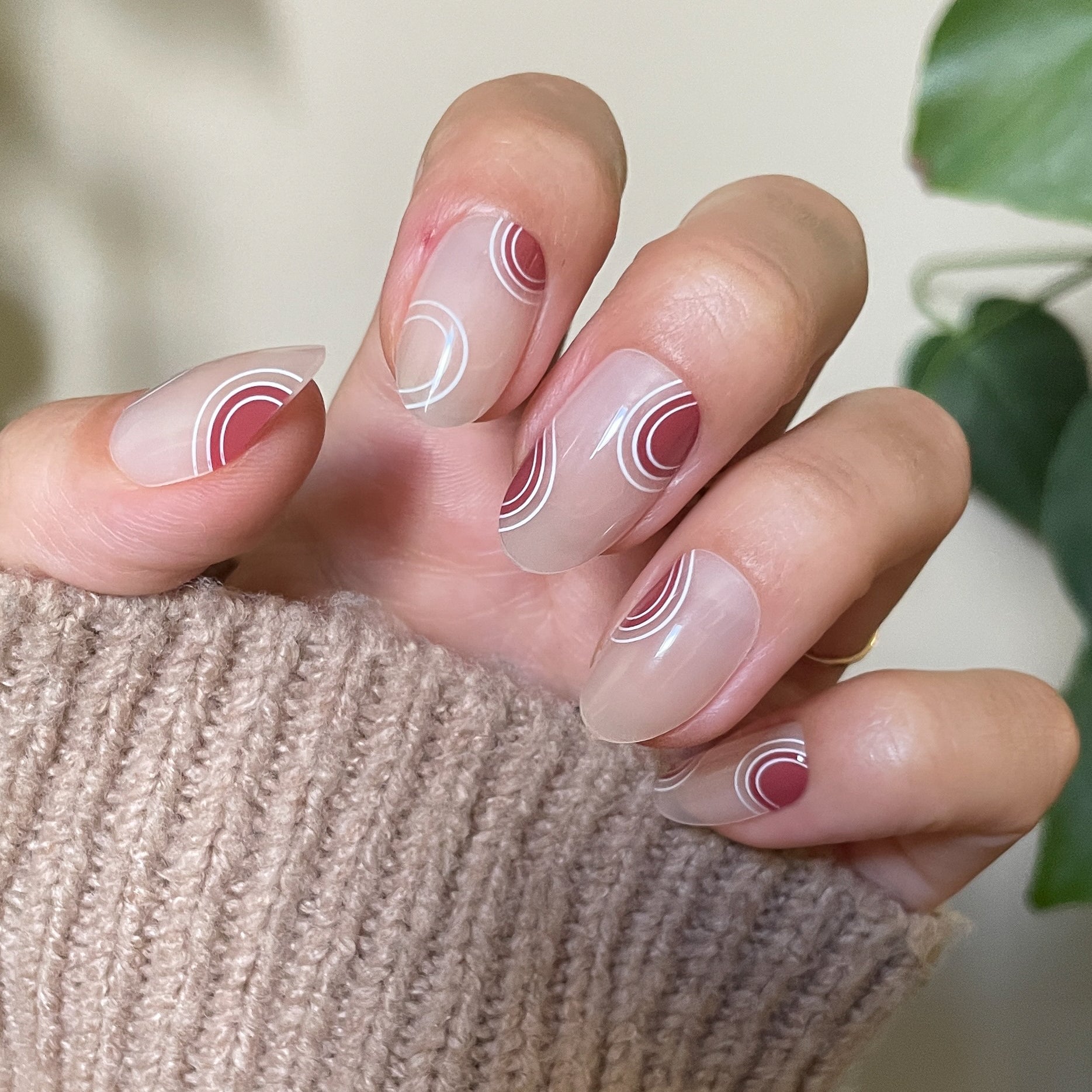 Layered Circles - Press-On | Medium | Oval、mySite、solidvoid