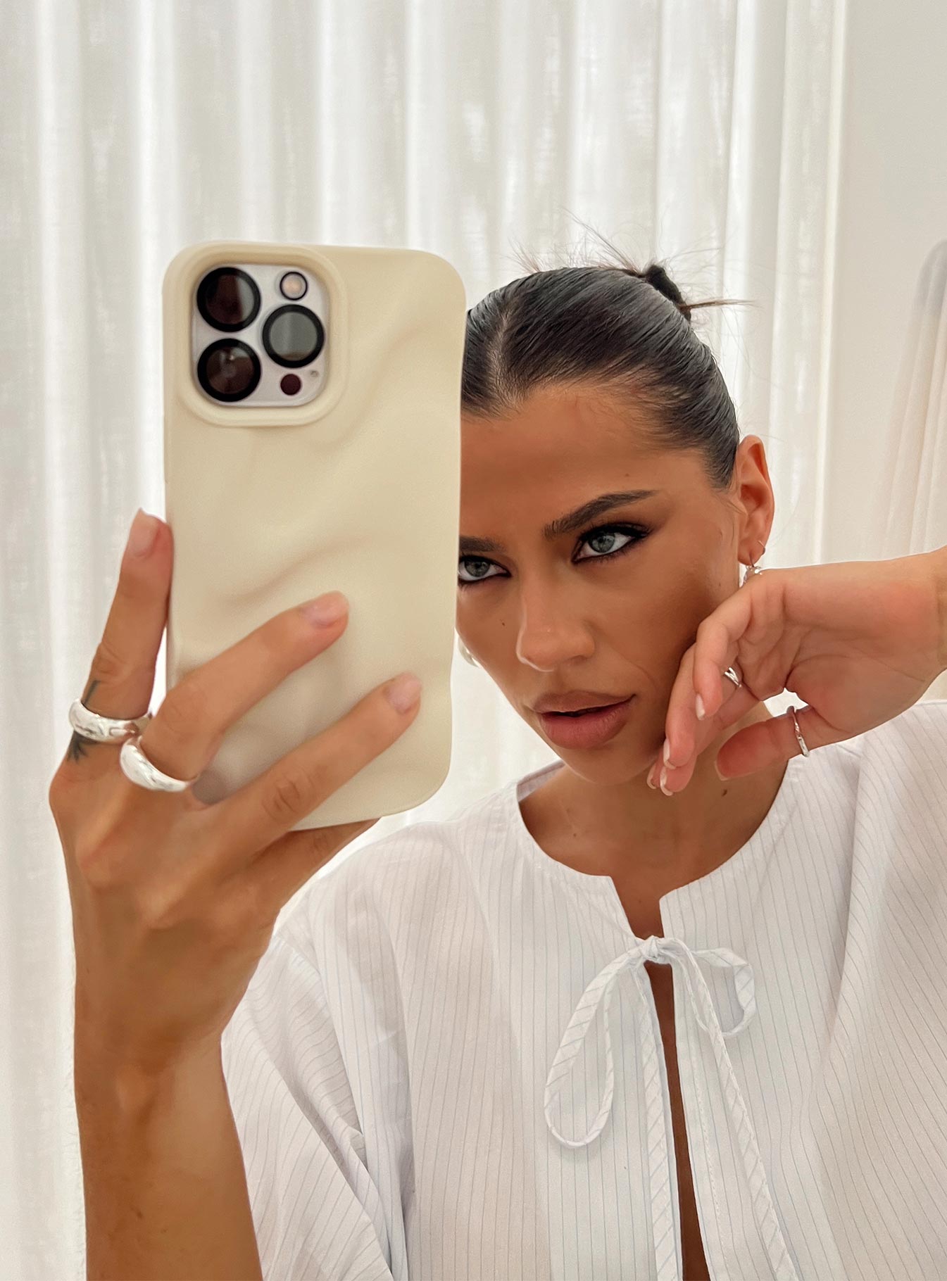 Sevyn Iphone Case Matte Buttercream、mySite、solidvoid