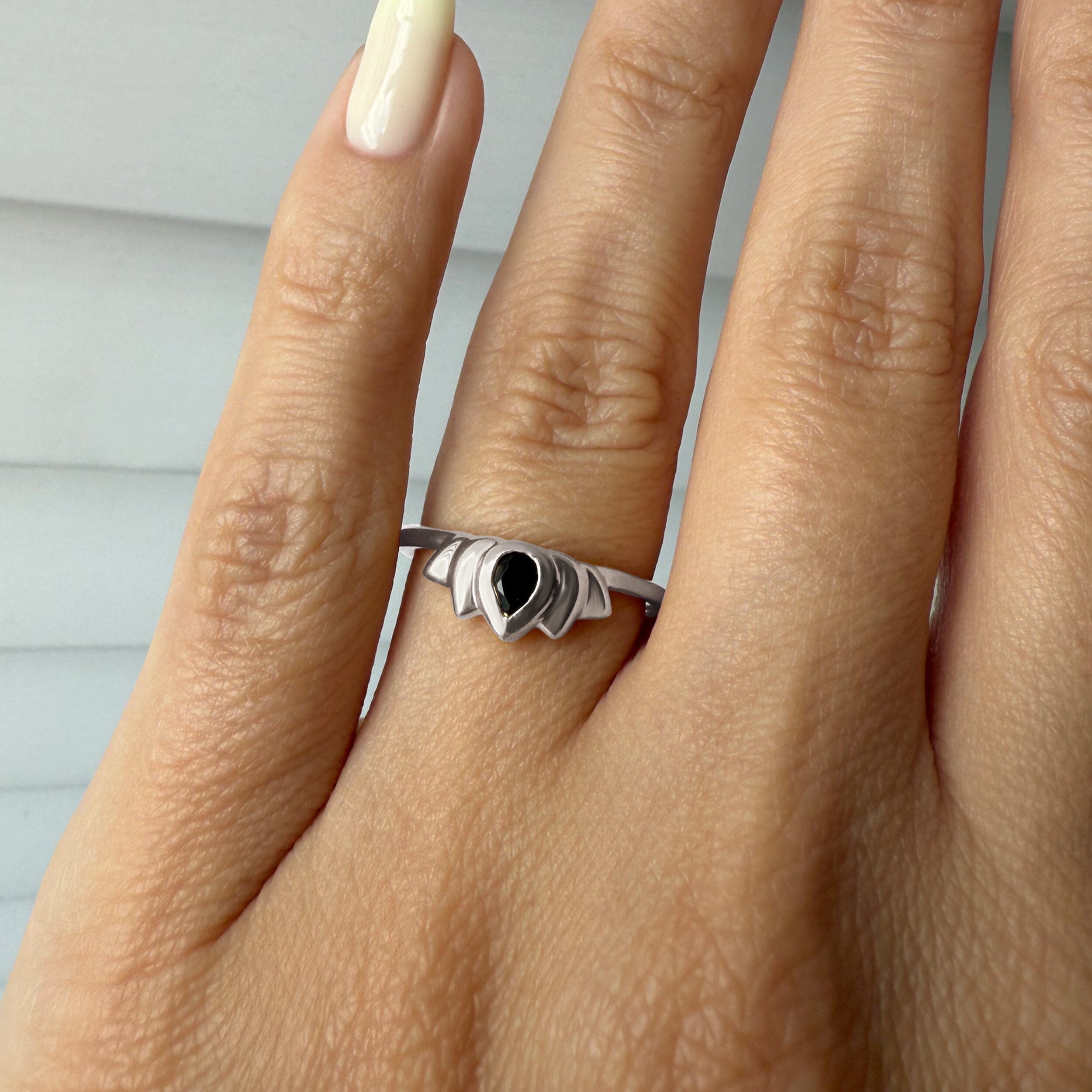 Black Obsidian Ring - Dainty Lotus、mySite、hinf8tx79