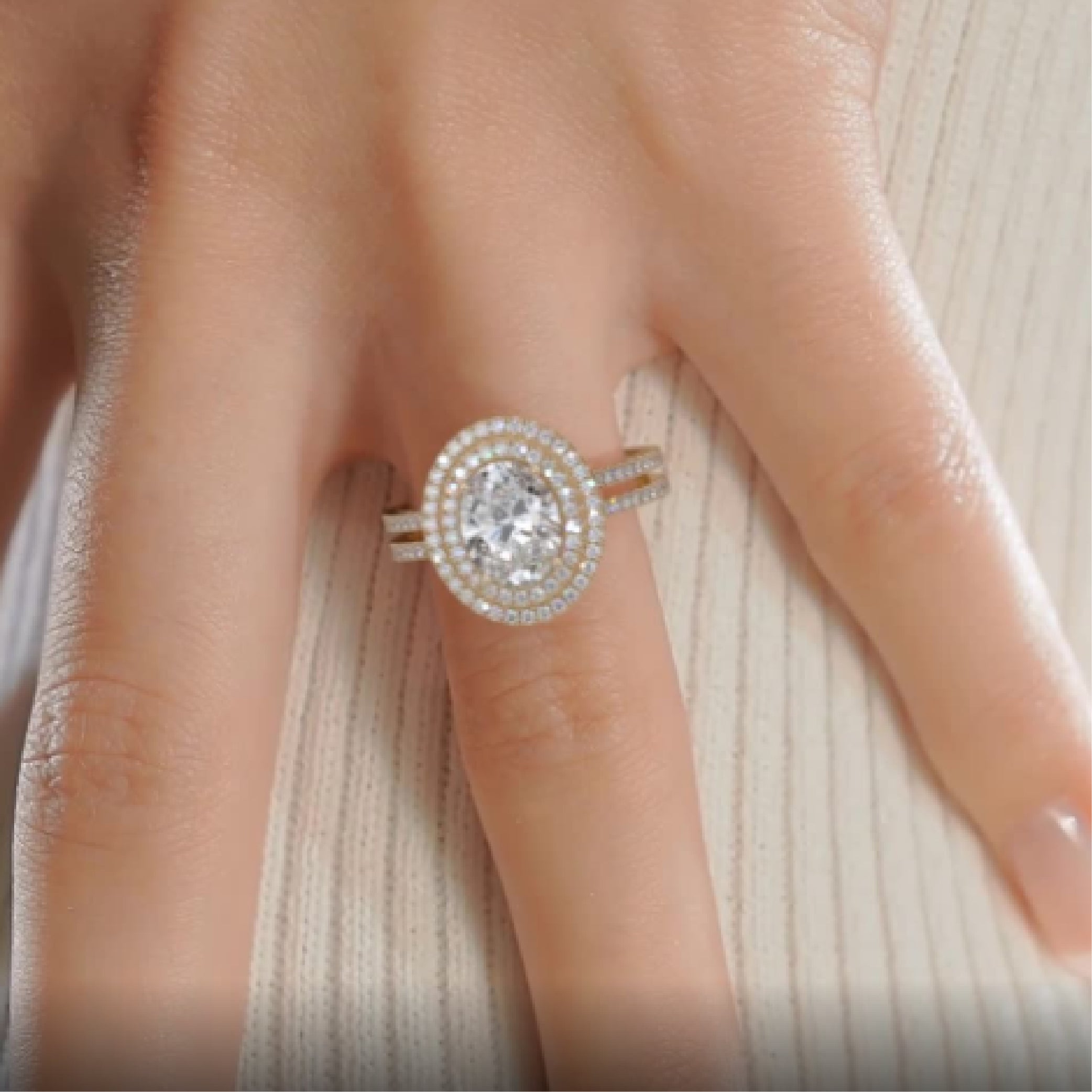 Willa Diamond Engagement Ring -18K Yellow Gold、mySite、hinf8tx79