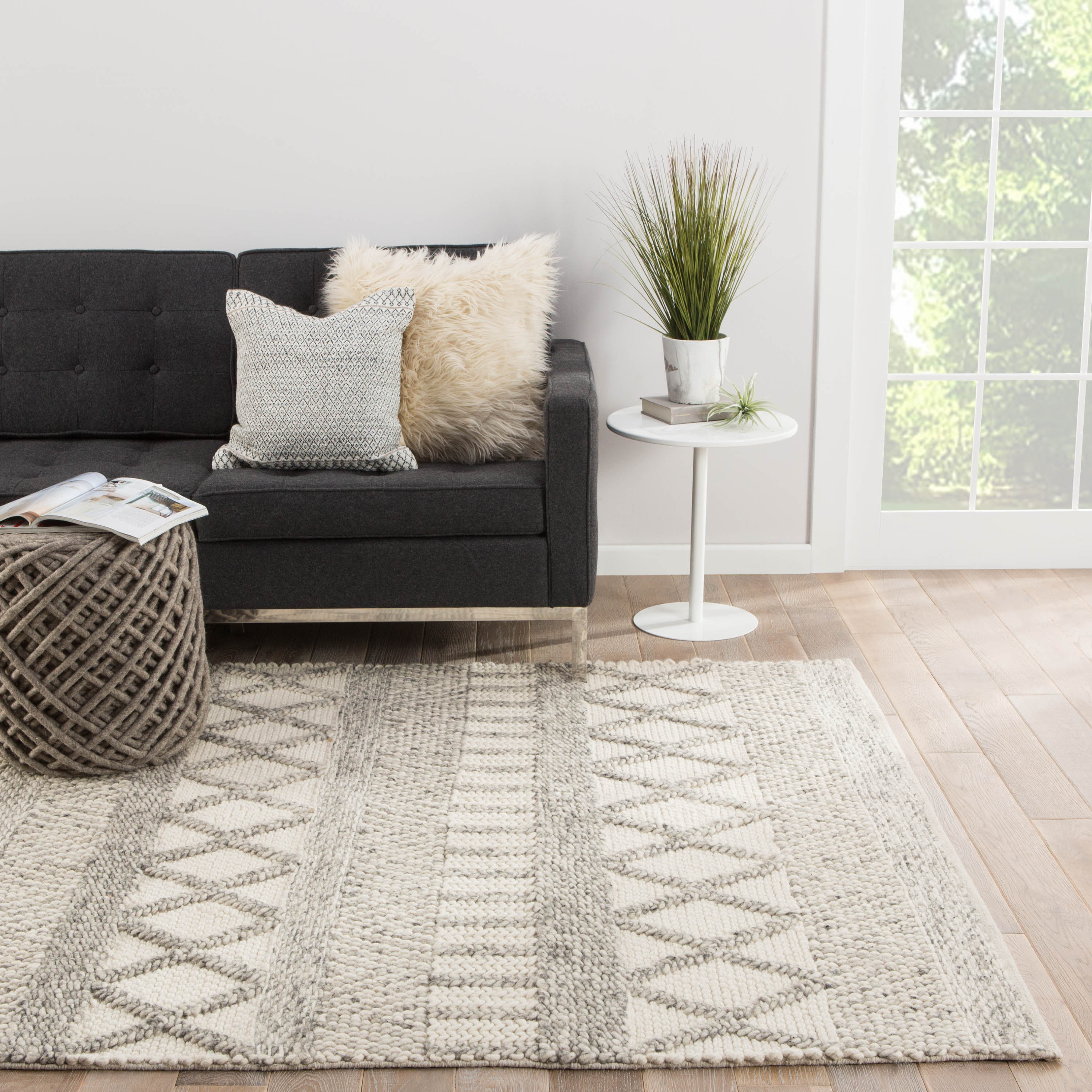 Sandhurst Handmade Geometric Gray White Area Rug、mySite、gigharbornorthrealestate