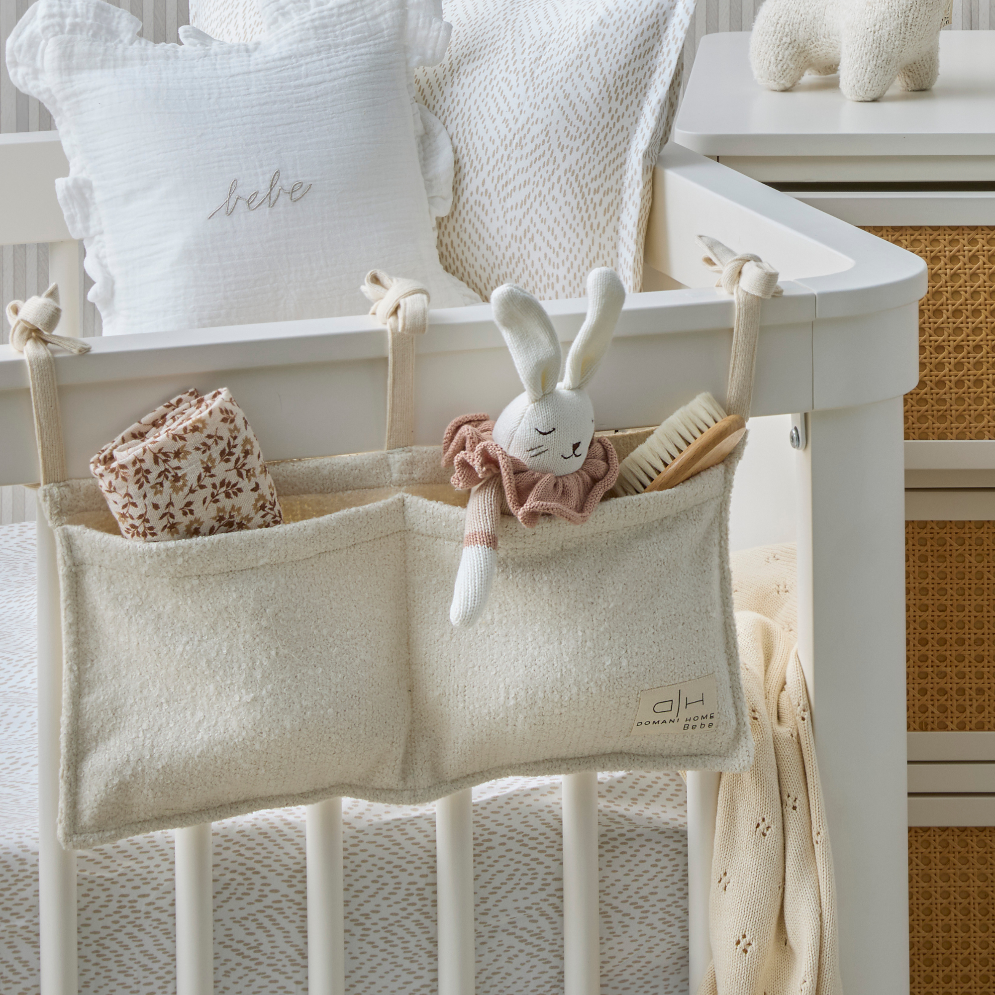  DH White Gauze Bebe Ruffle Accent Pillow、mySite、elrpsem3k