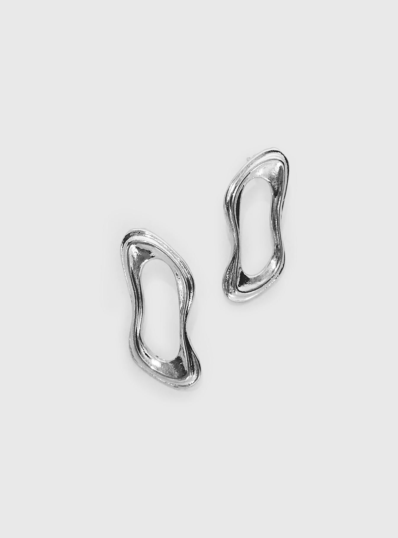 Novelle Earrings Silver、mySite、solidvoid