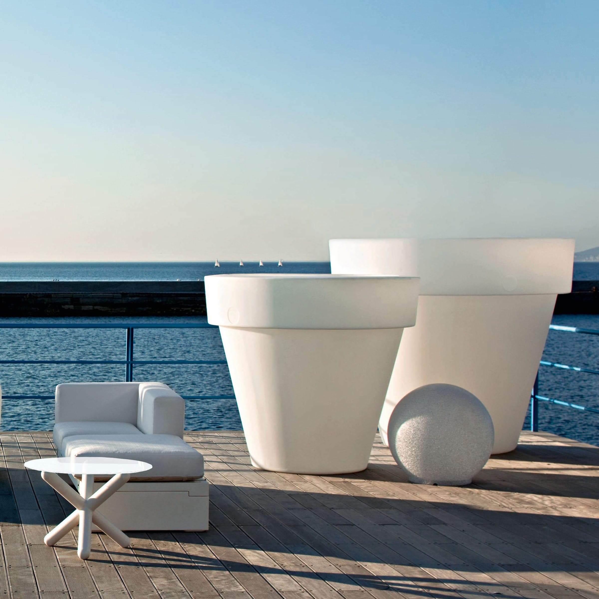 Outdoor Vase VAS FAMILY & BIG BO by Luisa Bocchietto for Serralunga、mySite、neckold