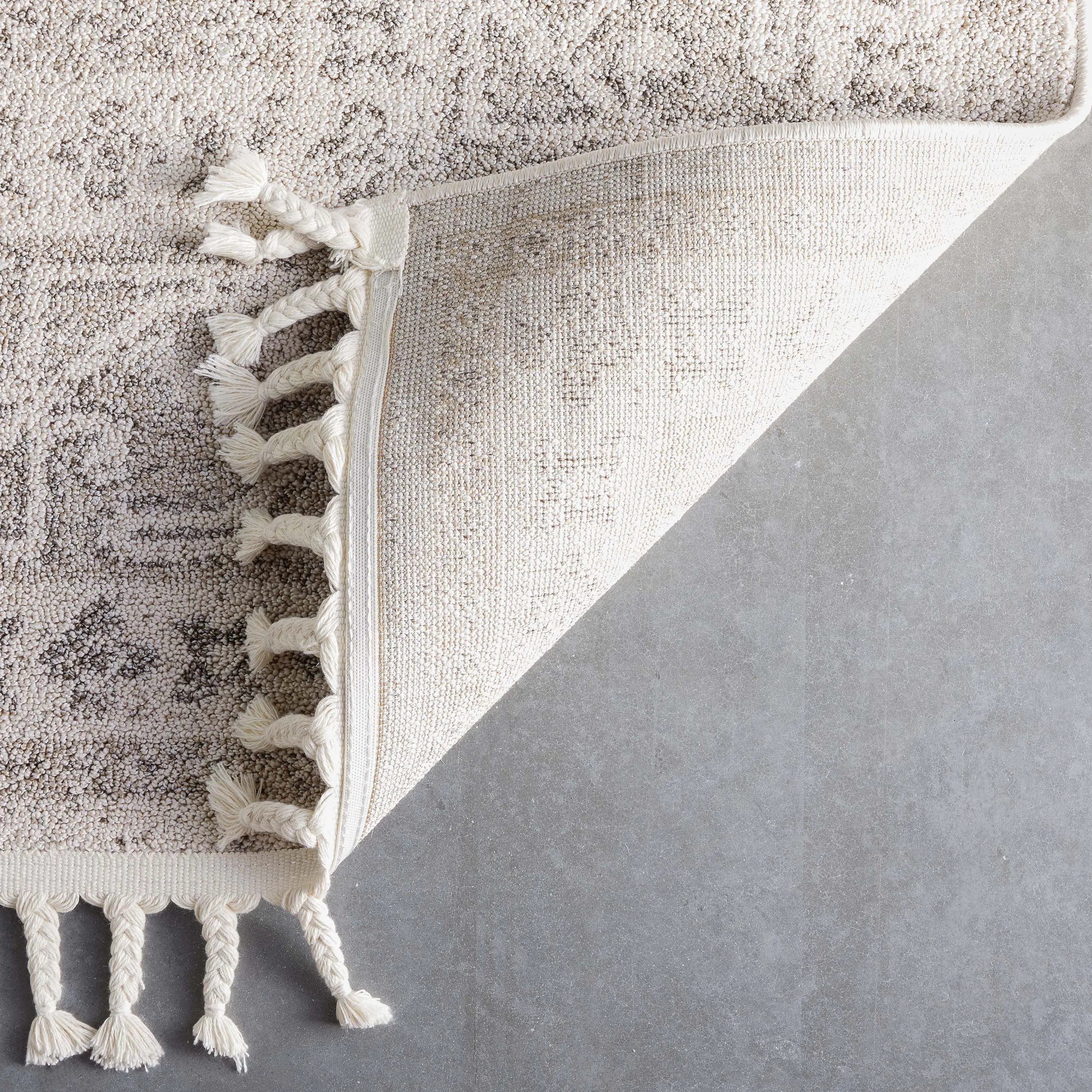 Carina Tribal Medallion Beige Kilim-Style Rug、mySite、gigharbornorthrealestate