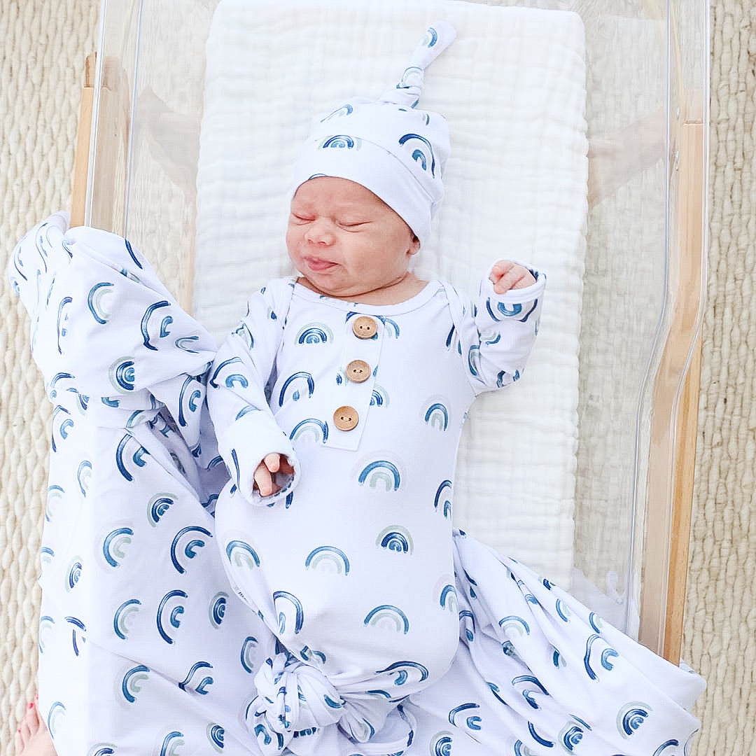  Brooks' Blue Rainbows Newborn Baby Knot Gown & Hat Set、mySite、layawaytickets