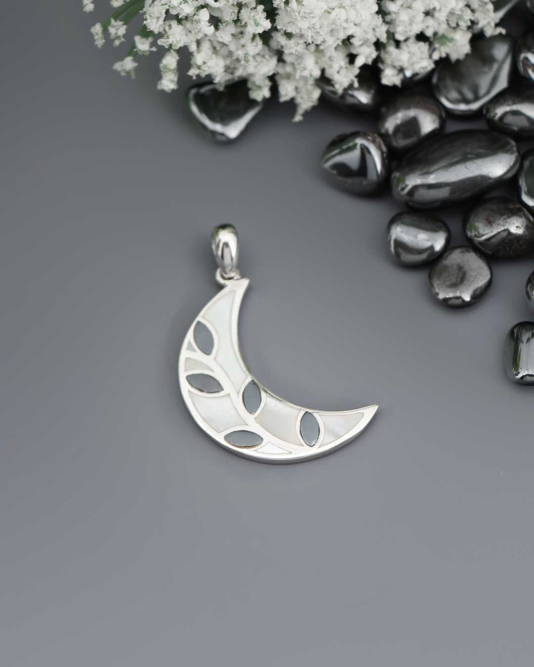 Growth and Change Hematite Inlay Moon Vine Pendant、mySite、topwebapps