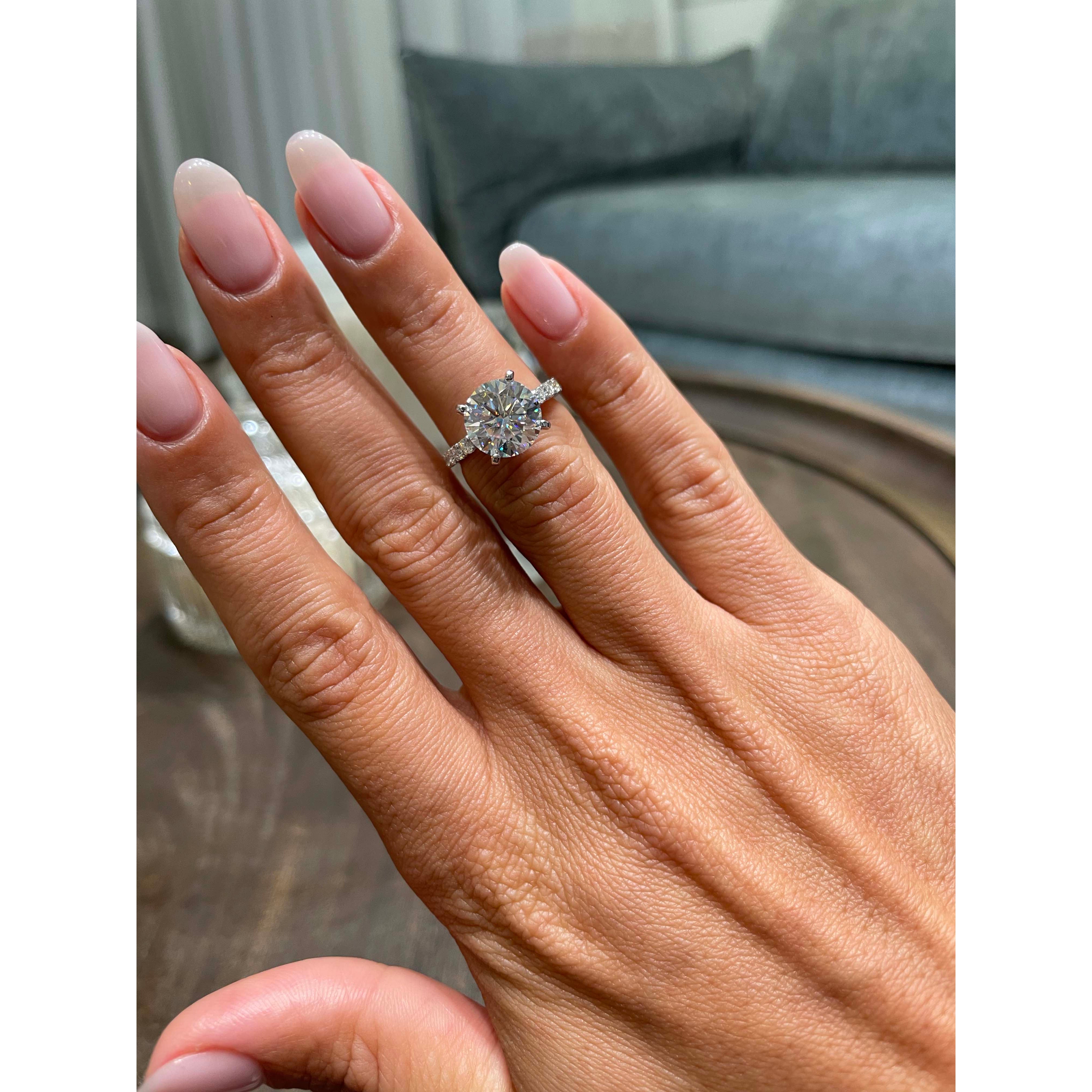 Alison Glow Moissanite & Diamond Ring -Platinum、mySite、hinf8tx79