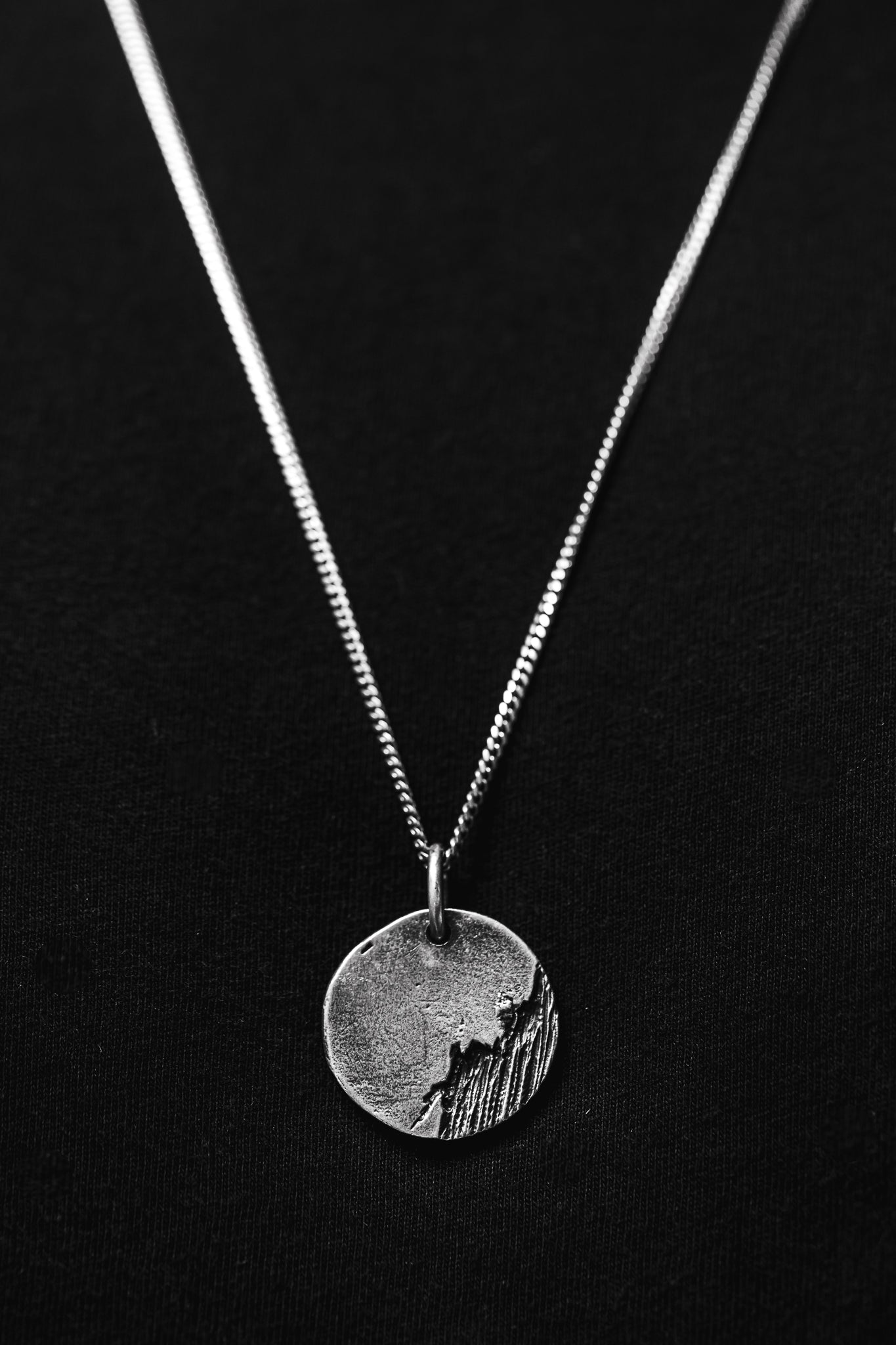  Luna Medallion in Oxidized Silver、mySite、merchandisen