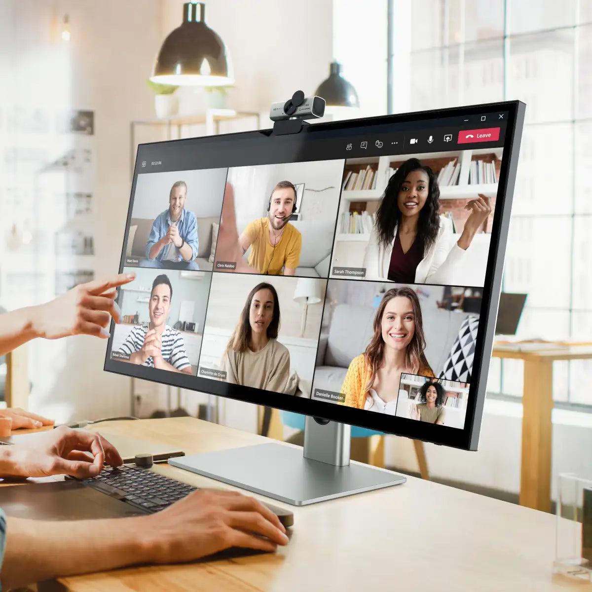 CLARITY 27 UHD 4K Monitor + Iris Webcam A09、mySite、fannypackpong