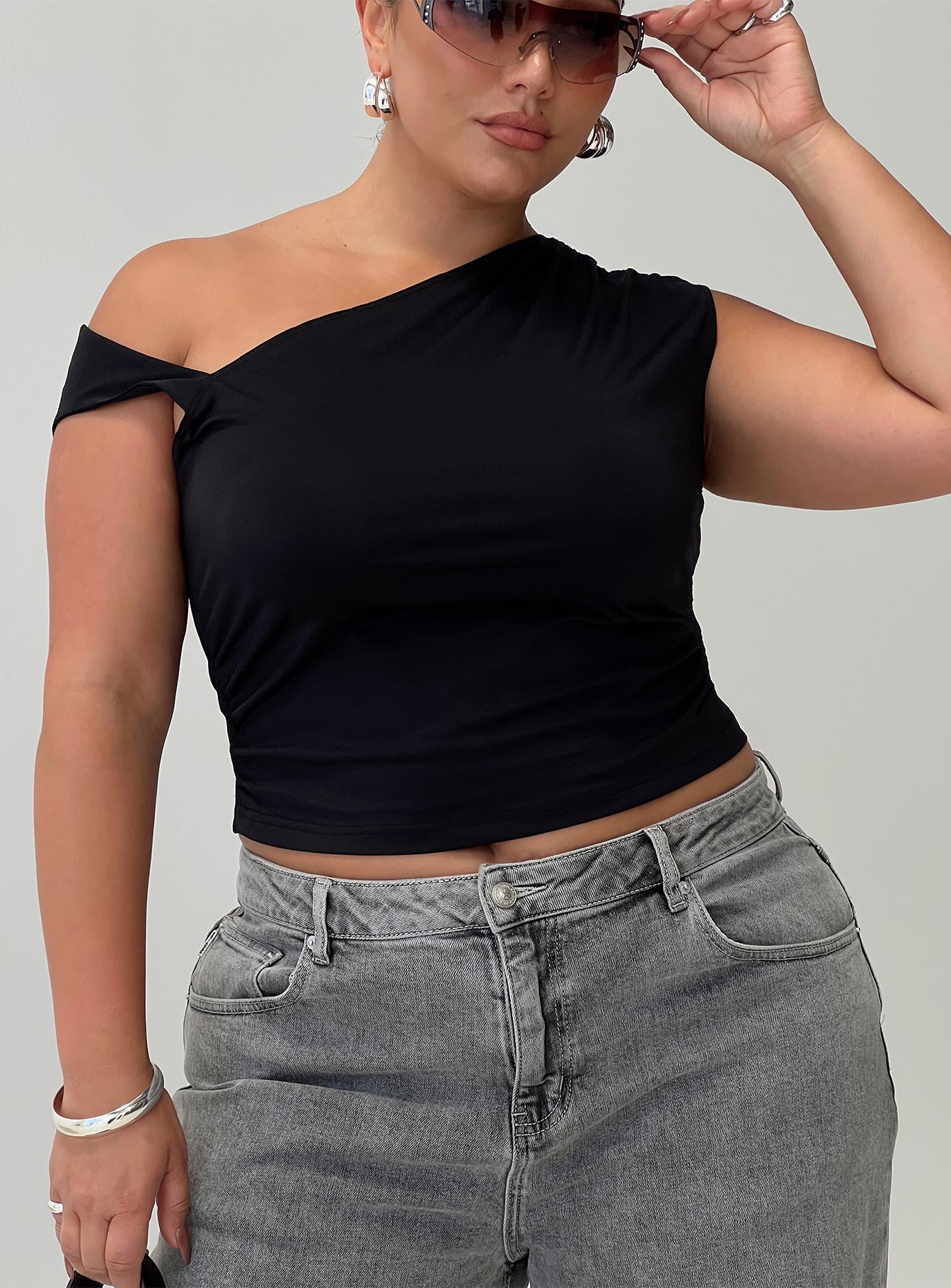 Ander Top Black Curve、mySite、solidvoid