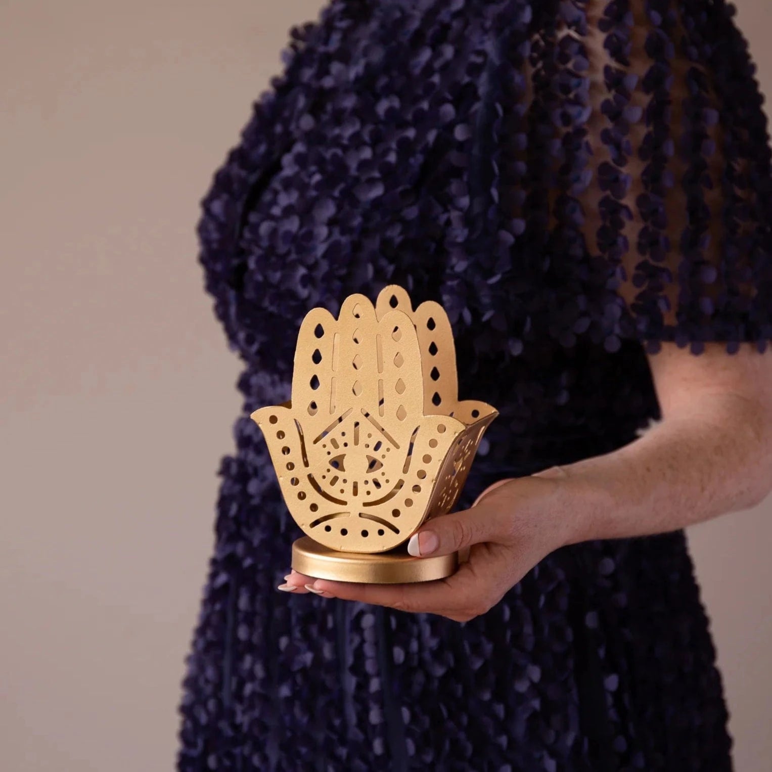 Yahra Tealight Candle Holder - Hamsa、mySite、topwebapps