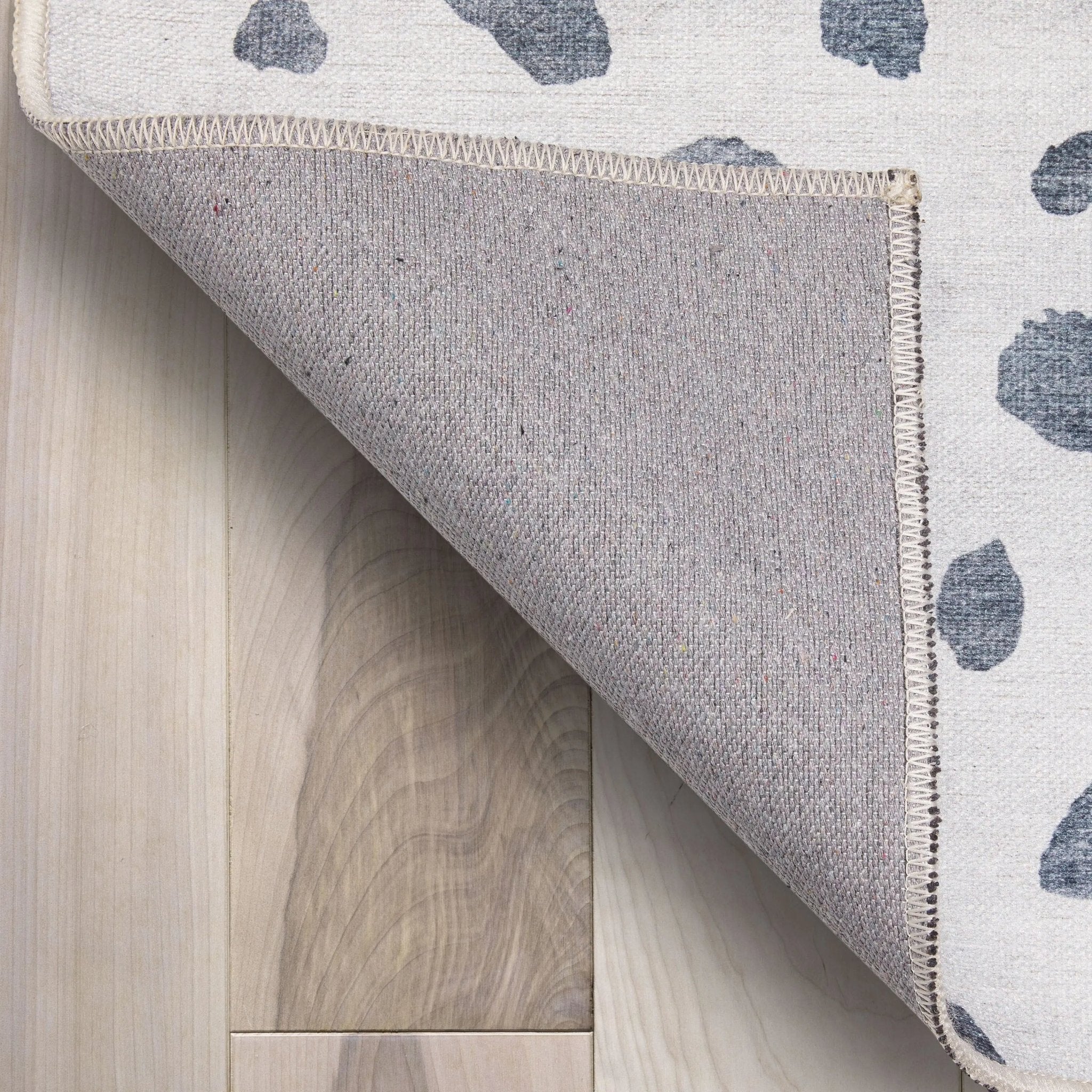 Animal Dots Modern Ivory Black Area Flat-Weave Rug、mySite、gigharbornorthrealestate